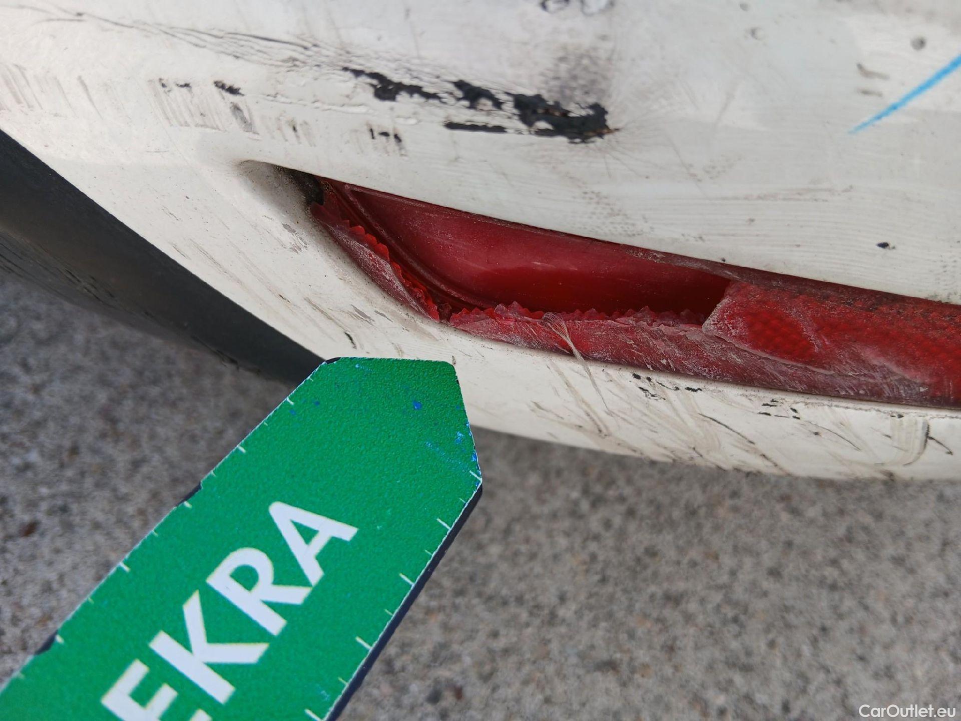  Peugeot  308 PEUGEOT  / 2017 / 5P / familiar SW Business Line BlueHDi 130 S&S 6vel MA #45