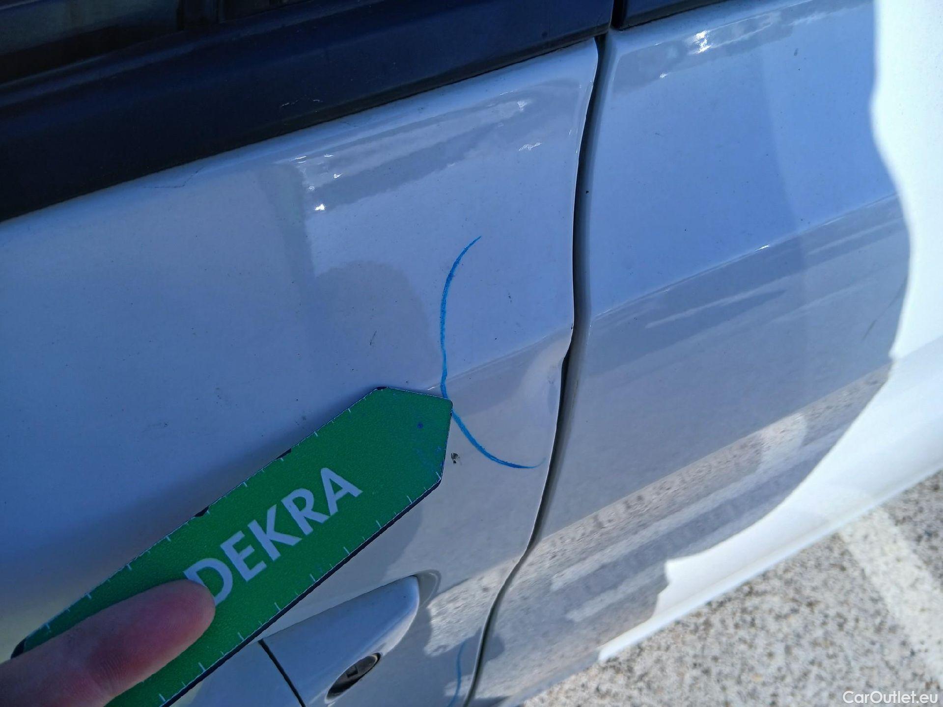  Peugeot  308 PEUGEOT  / 2017 / 5P / familiar SW Business Line BlueHDi 130 S&S 6vel MA #18