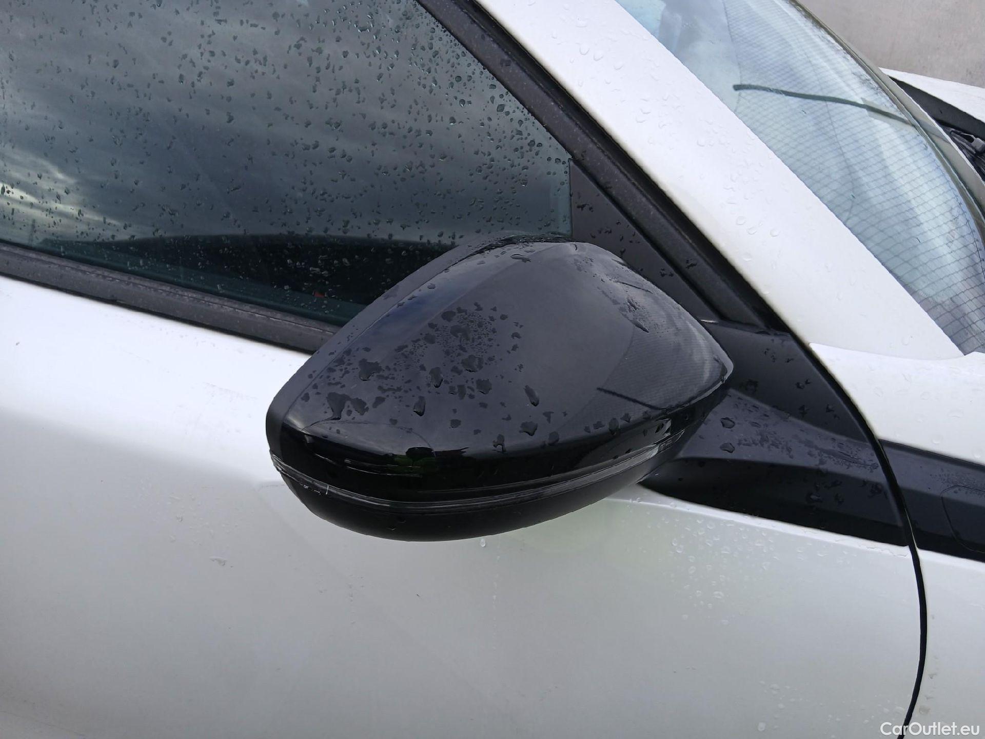  Peugeot  2008 PEUGEOT  / 2019 / 5P / todoterreno Active Pack Puretech 100 S&S BVM6 #16