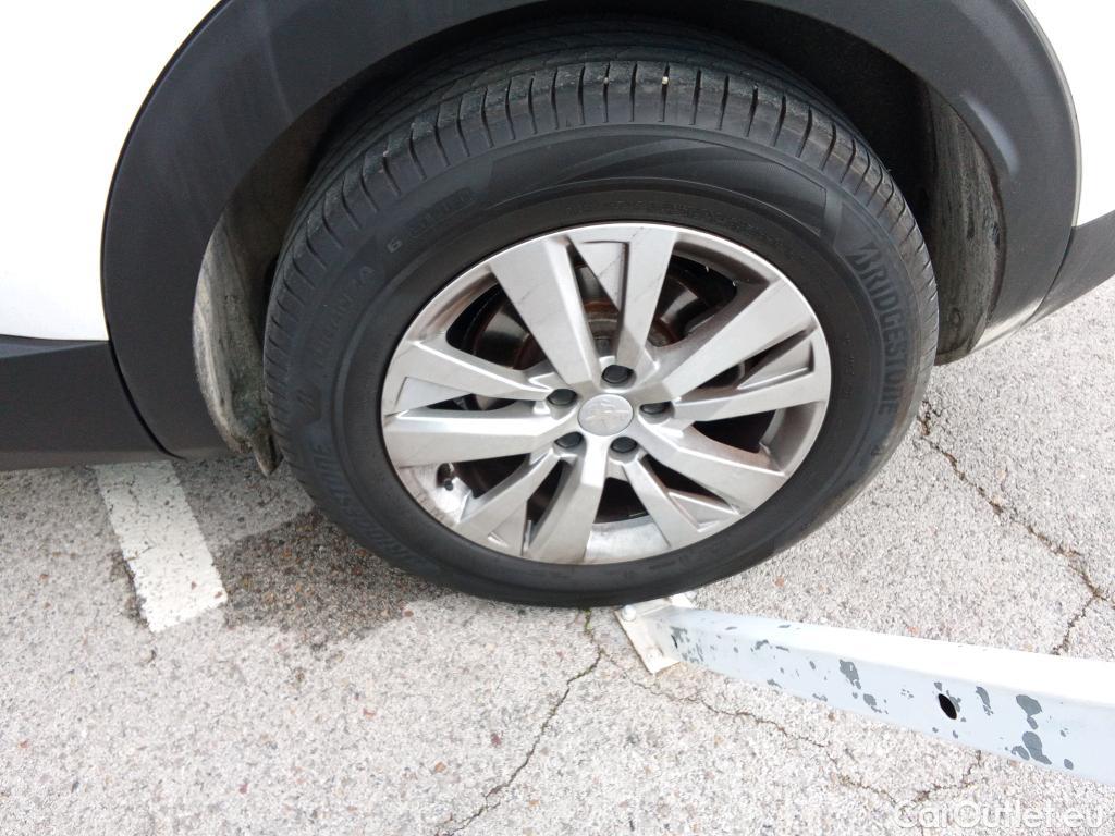  Peugeot  3008 PEUGEOT  / 2016 / 5P / todoterreno 1.2 PURETECH 96KW (130CV) ACTIVE S&S #9