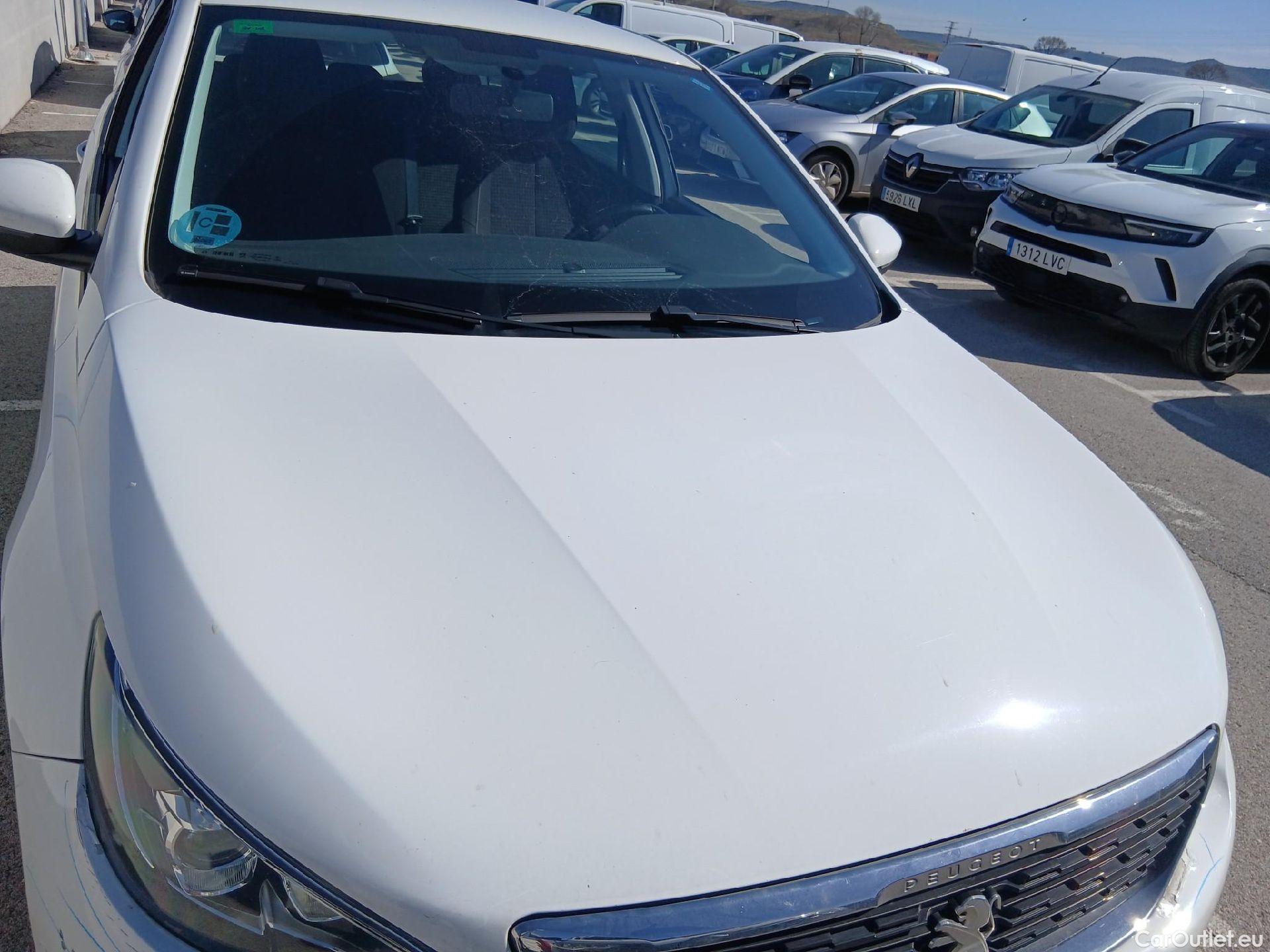  Peugeot  308 PEUGEOT  / 2017 / 5P / familiar SW Business Line BlueHDi 130 S&S 6vel MA #66