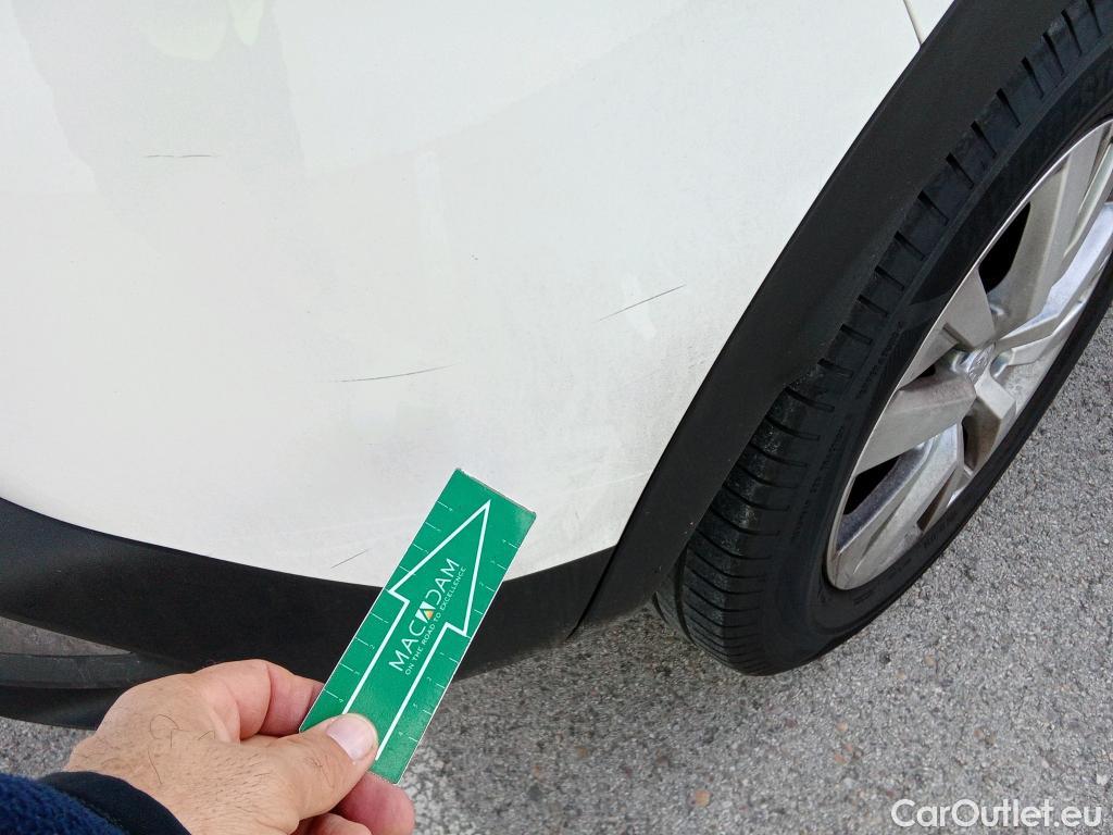  Peugeot  3008 PEUGEOT  / 2016 / 5P / todoterreno 1.2 PURETECH 96KW (130CV) ACTIVE S&S #27