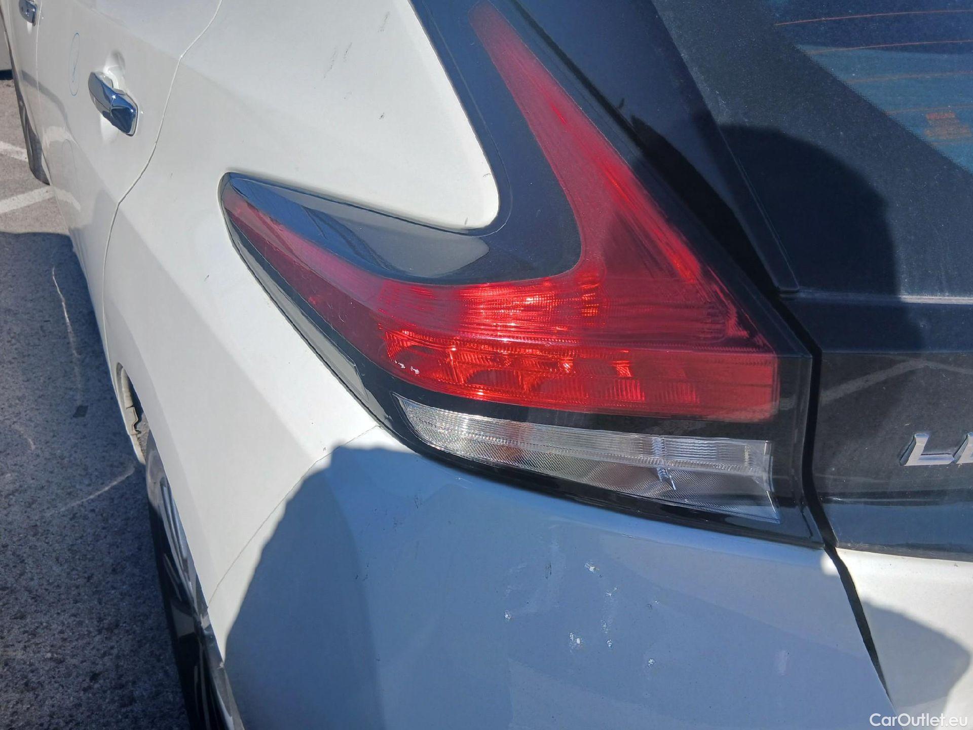  Nissan  Leaf NISSAN  / 2017 / 5P / berlina con portón 40kWh Acenta #20