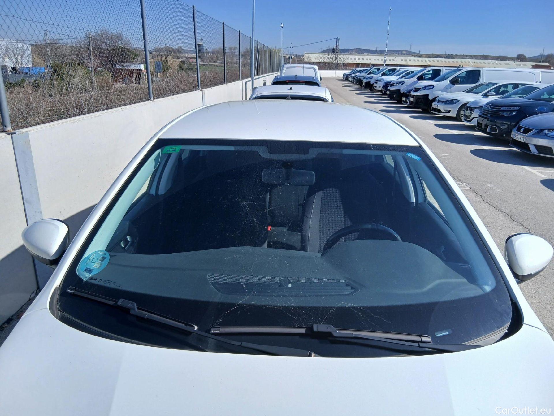  Peugeot  308 PEUGEOT  / 2017 / 5P / familiar SW Business Line BlueHDi 130 S&S 6vel MA #2