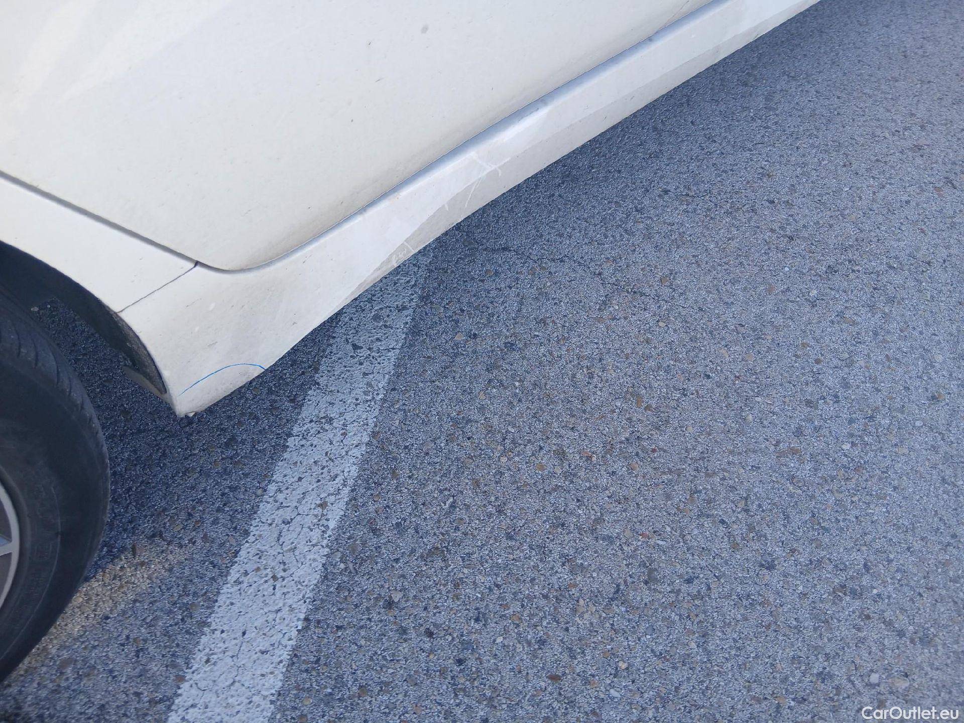  Nissan  Leaf NISSAN  / 2017 / 5P / berlina con portón 40kWh Acenta #22