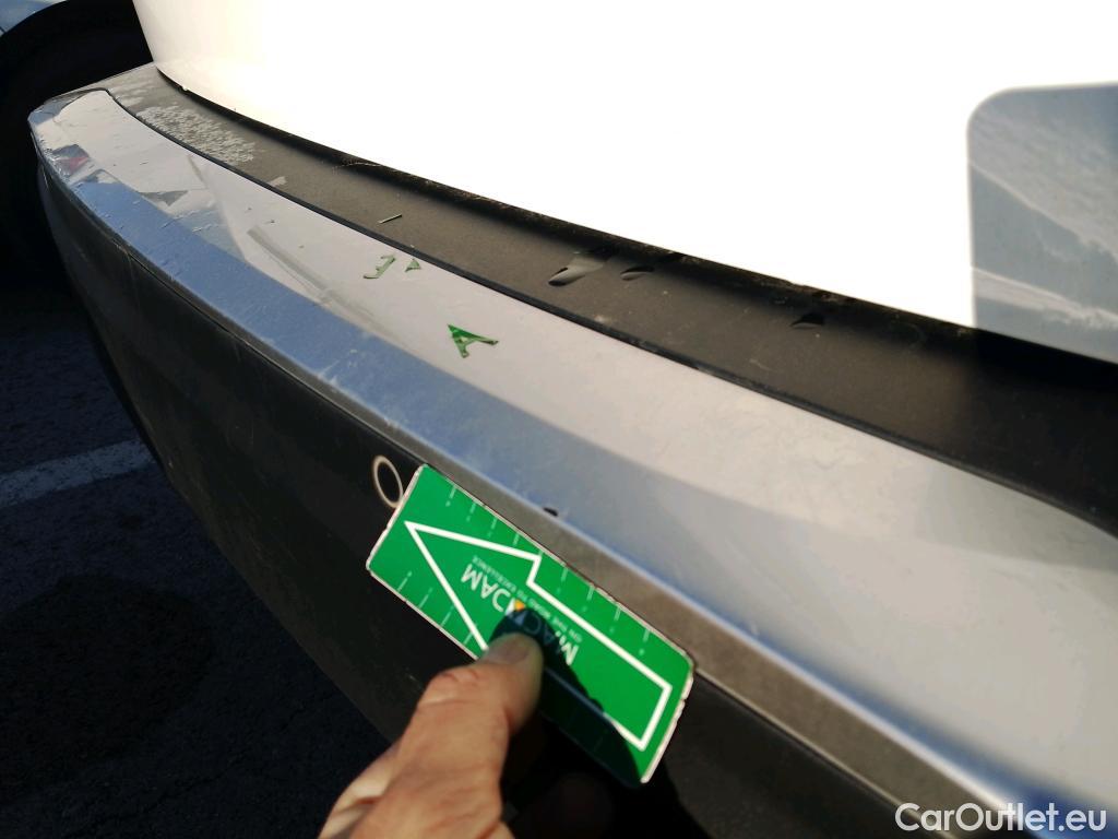  Peugeot  2008 PEUGEOT  / 2019 / 5P / todoterreno Active Pack BlueHDI 81kW (110CV) #22