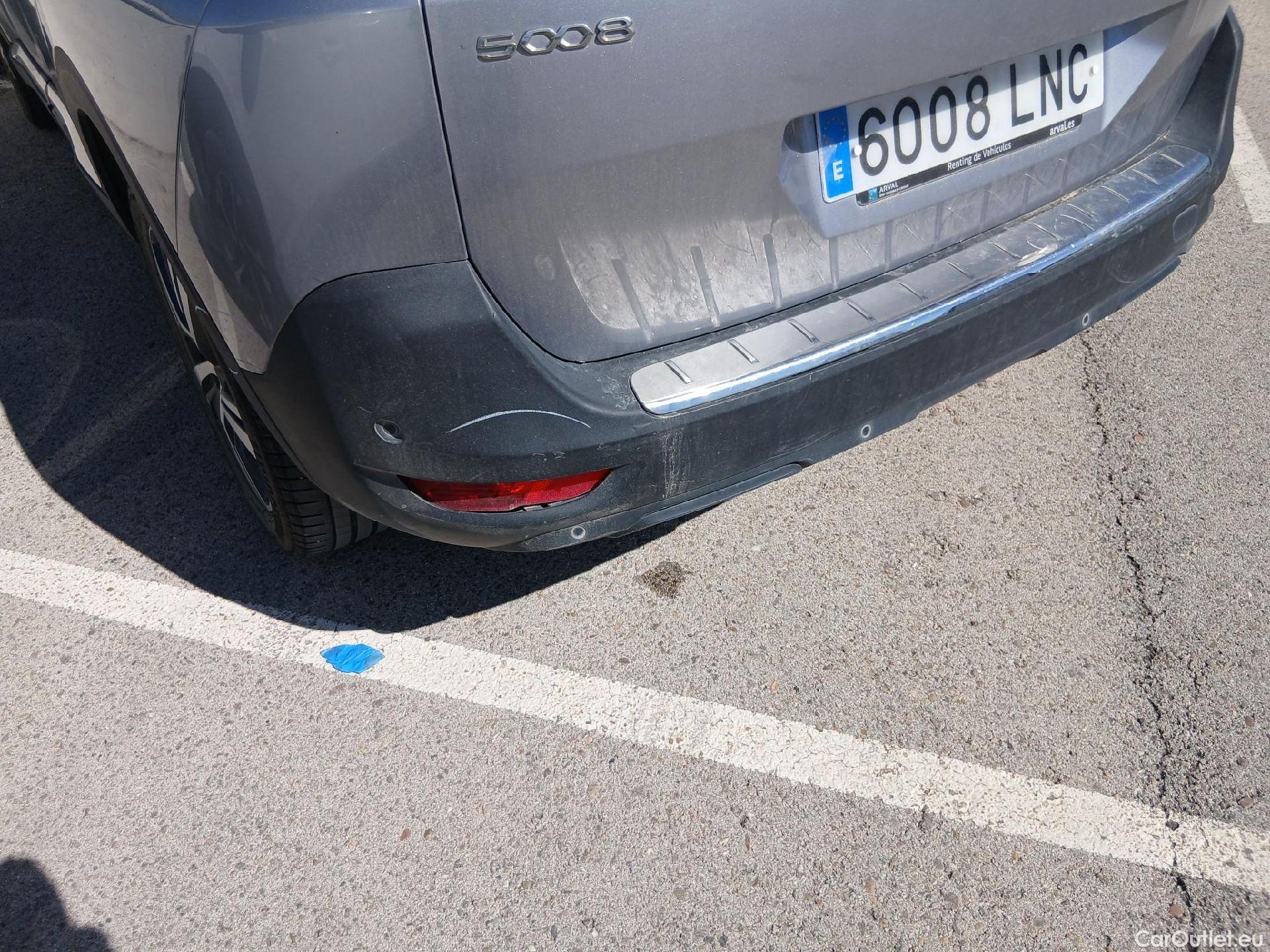  Peugeot  5008 PEUGEOT  / 2020 / 5P / todoterreno 1.5 BlueHDi 96kW S&S Allure Pack EAT8 #26