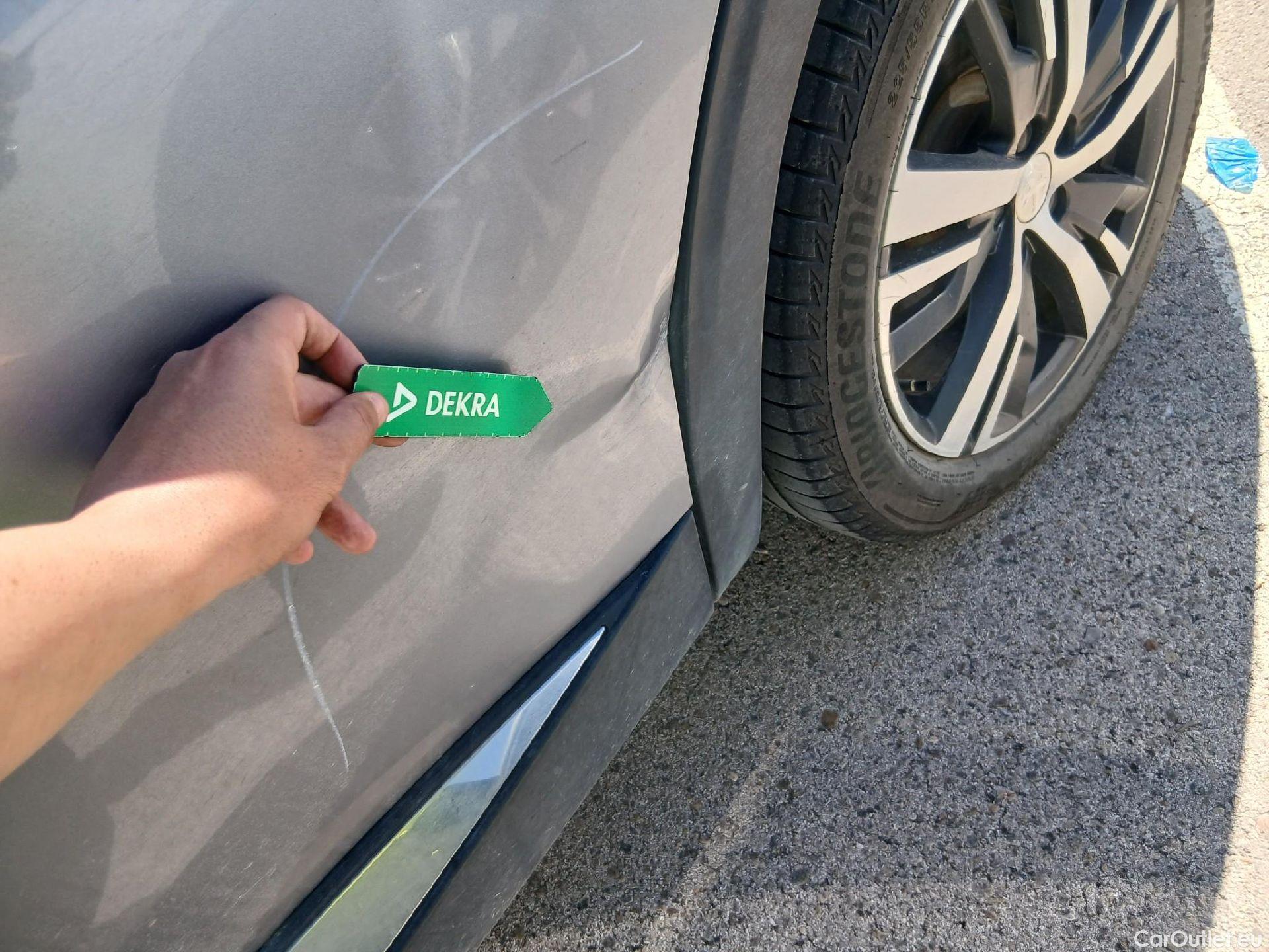  Peugeot  5008 PEUGEOT  / 2020 / 5P / todoterreno 1.5 BlueHDi 96kW S&S Allure Pack EAT8 #17