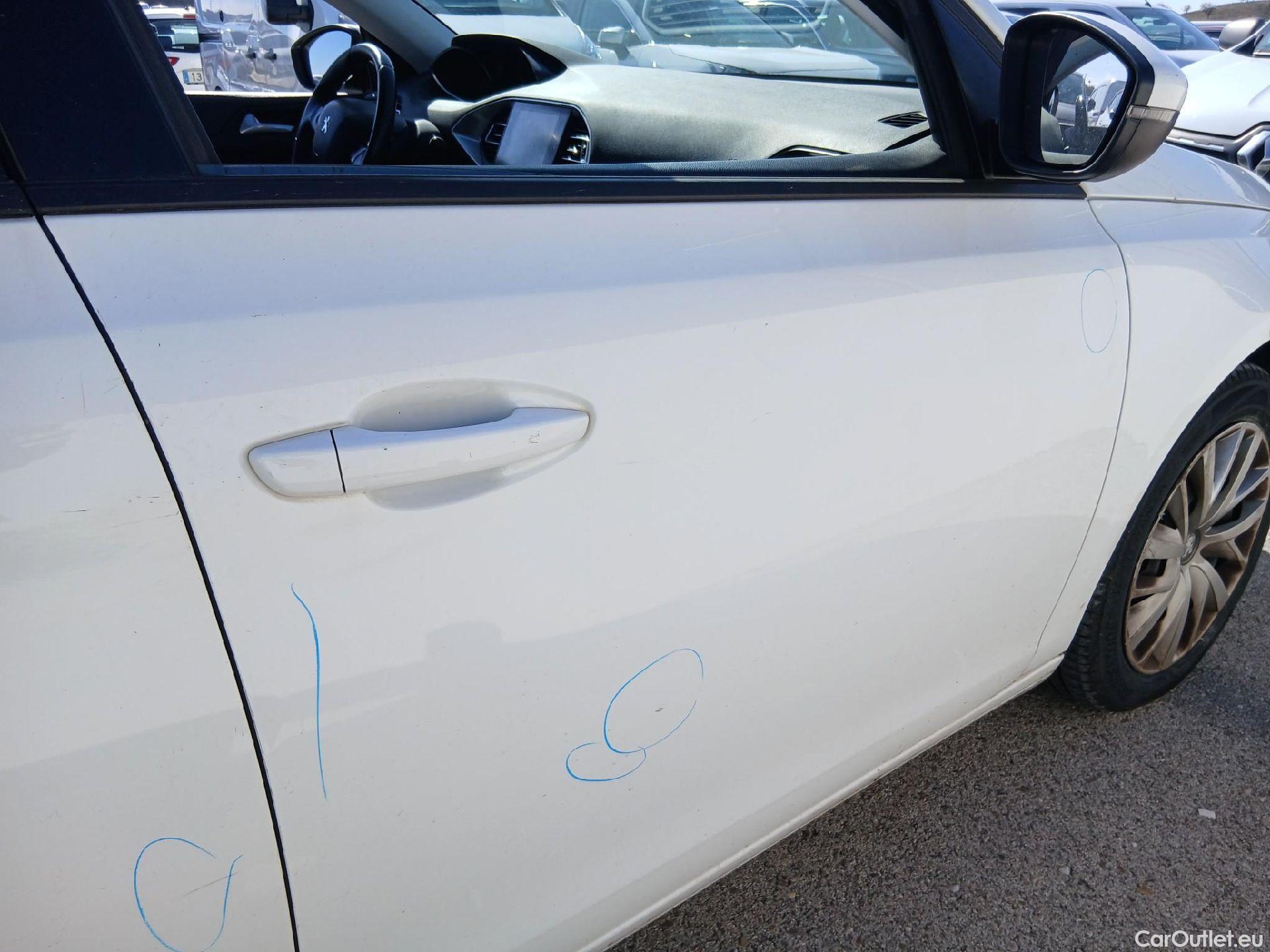  Peugeot  308 PEUGEOT  / 2017 / 5P / familiar SW Business Line BlueHDi 130 S&S 6vel MA #51