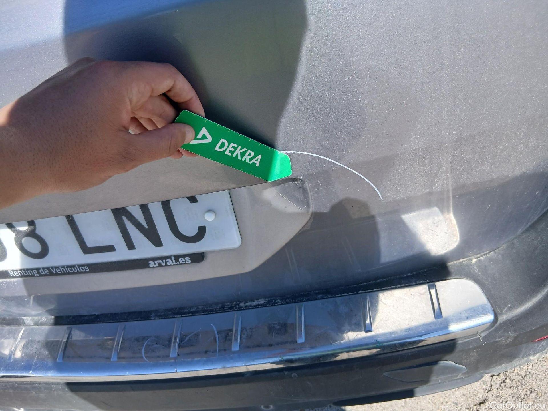  Peugeot  5008 PEUGEOT  / 2020 / 5P / todoterreno 1.5 BlueHDi 96kW S&S Allure Pack EAT8 #31