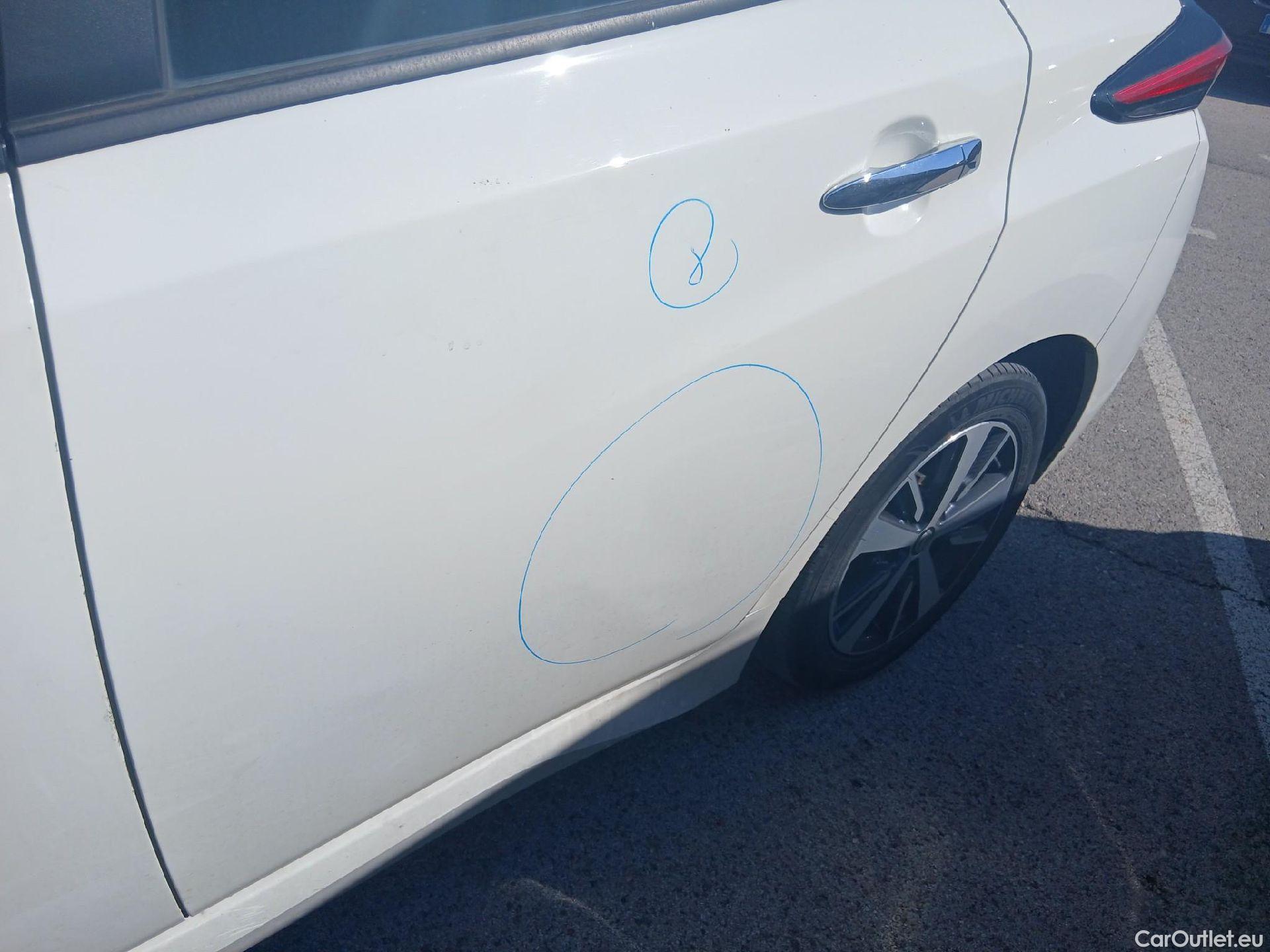  Nissan  Leaf NISSAN  / 2017 / 5P / berlina con portón 40kWh Acenta #17