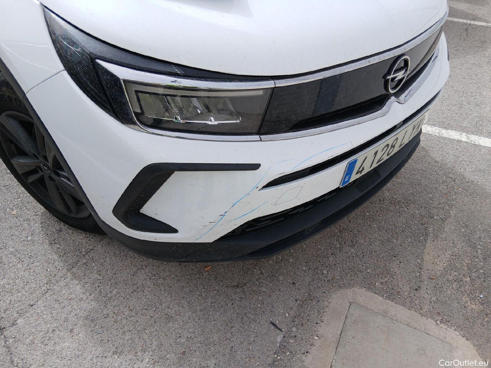  Opel   Grandland X OPEL Grandland / 2021 / 5P / todoterreno 1.5 CDTi Business Edition Auto #2