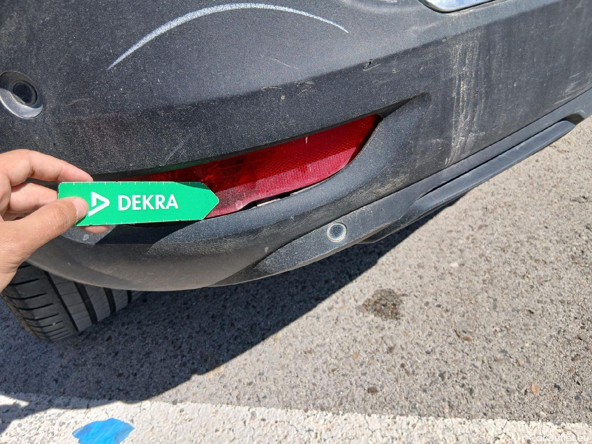  Peugeot  5008 PEUGEOT  / 2020 / 5P / todoterreno 1.5 BlueHDi 96kW S&S Allure Pack EAT8 #27