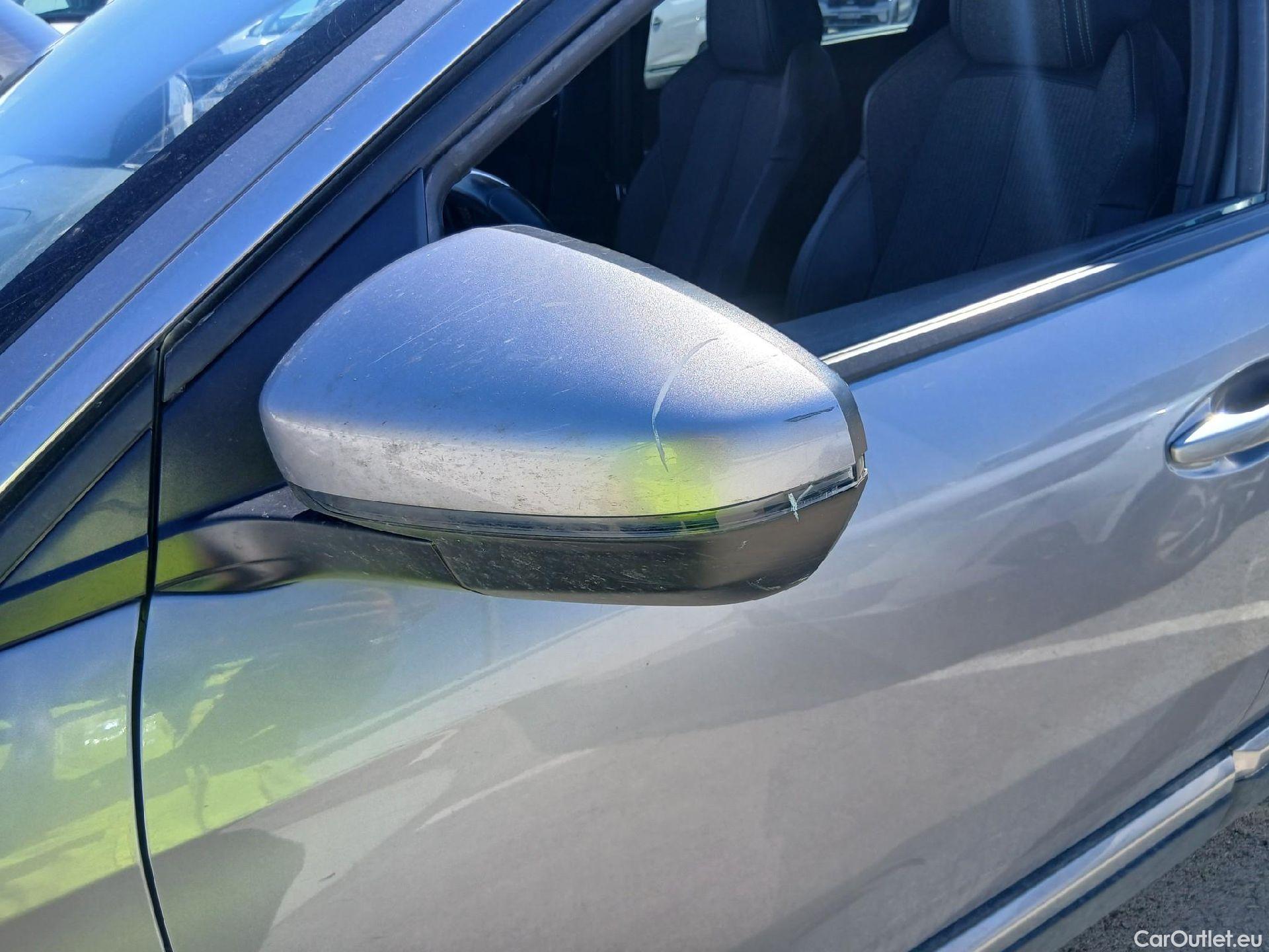  Peugeot  5008 PEUGEOT  / 2020 / 5P / todoterreno 1.5 BlueHDi 96kW S&S Allure Pack EAT8 #12