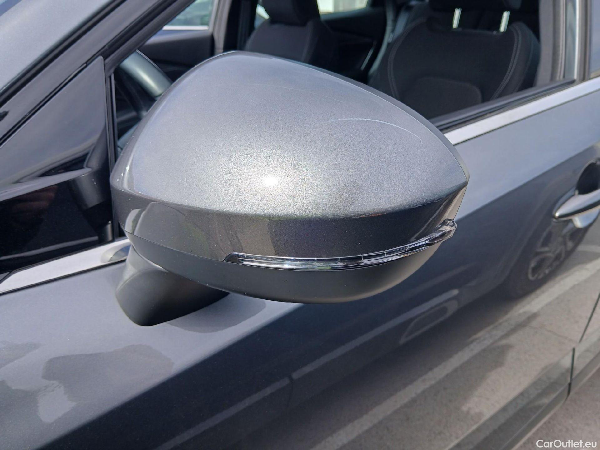  Nissan  Qashqai NISSAN  / 2021 / 5P / todoterreno DIG-T 103kW (140CV) mHEV 4x2 Acenta #9