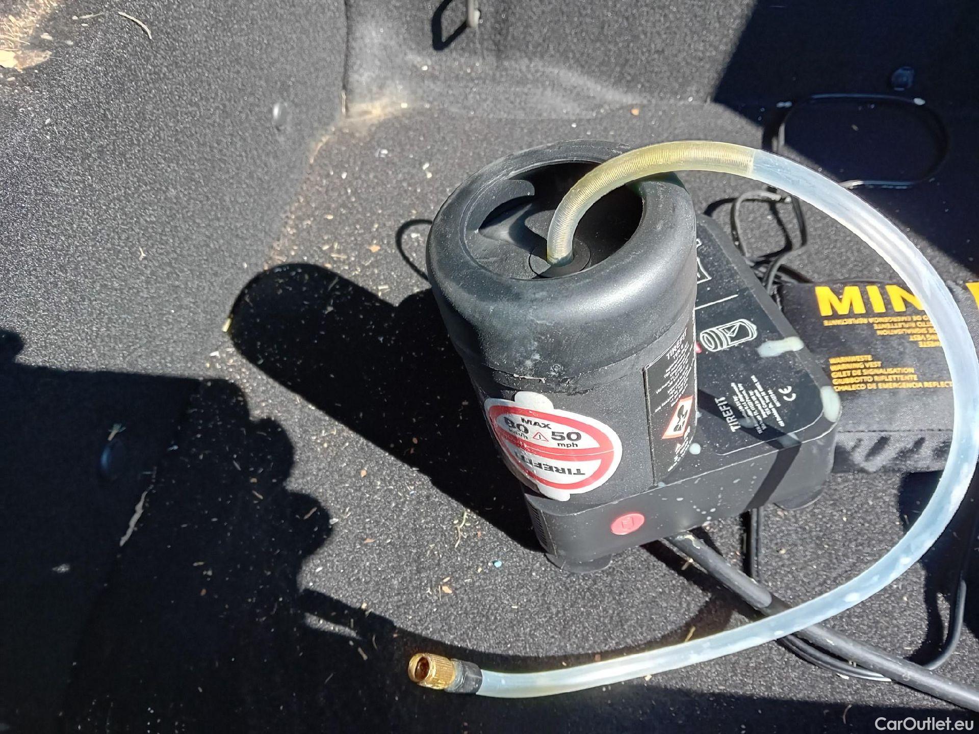  Mini  Countryman MINI  / 2016 / 5P / berlina con portón One #3