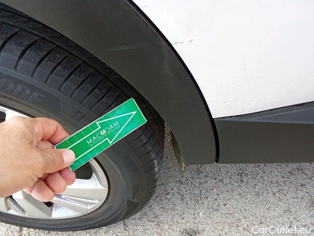  Peugeot  3008 PEUGEOT  / 2016 / 5P / todoterreno 1.2 PURETECH 96KW (130CV) ACTIVE S&S #30