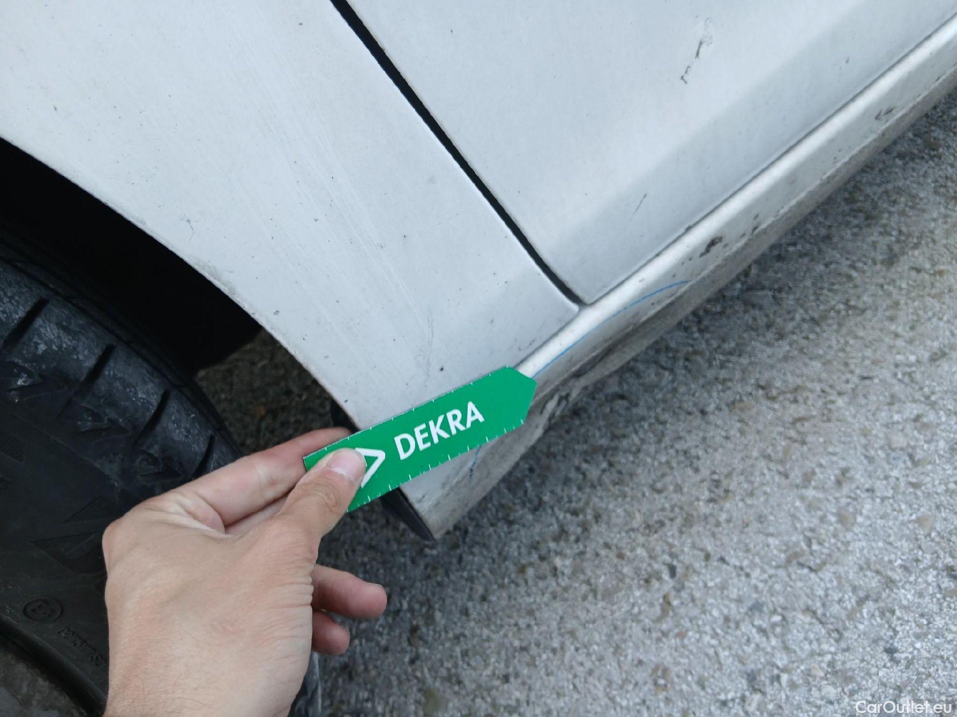  Peugeot  308 PEUGEOT  / 2017 / 5P / berlina con portón 5p Allure PureTech 130 S&S (CX) #13