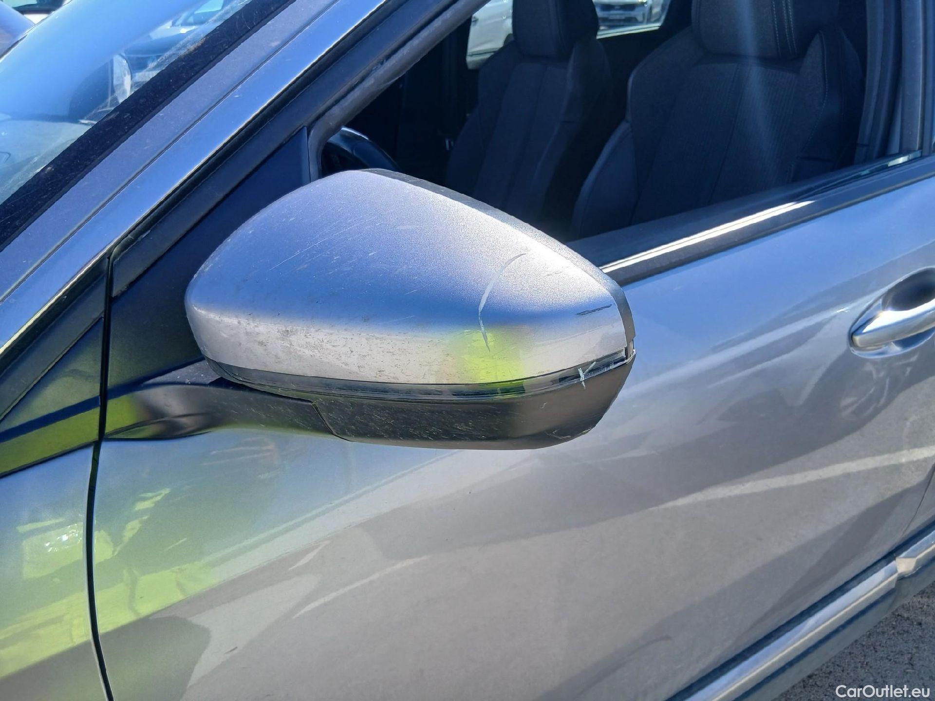  Peugeot  5008 PEUGEOT  / 2020 / 5P / todoterreno 1.5 BlueHDi 96kW S&S Allure Pack EAT8 #10