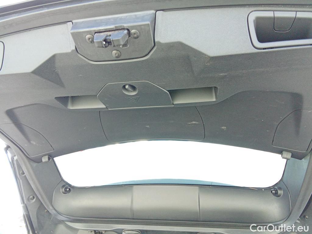  Peugeot  3008 PEUGEOT  / 2016 / 5P / todoterreno 1.2 PURETECH 96KW (130CV) ACTIVE S&S #15