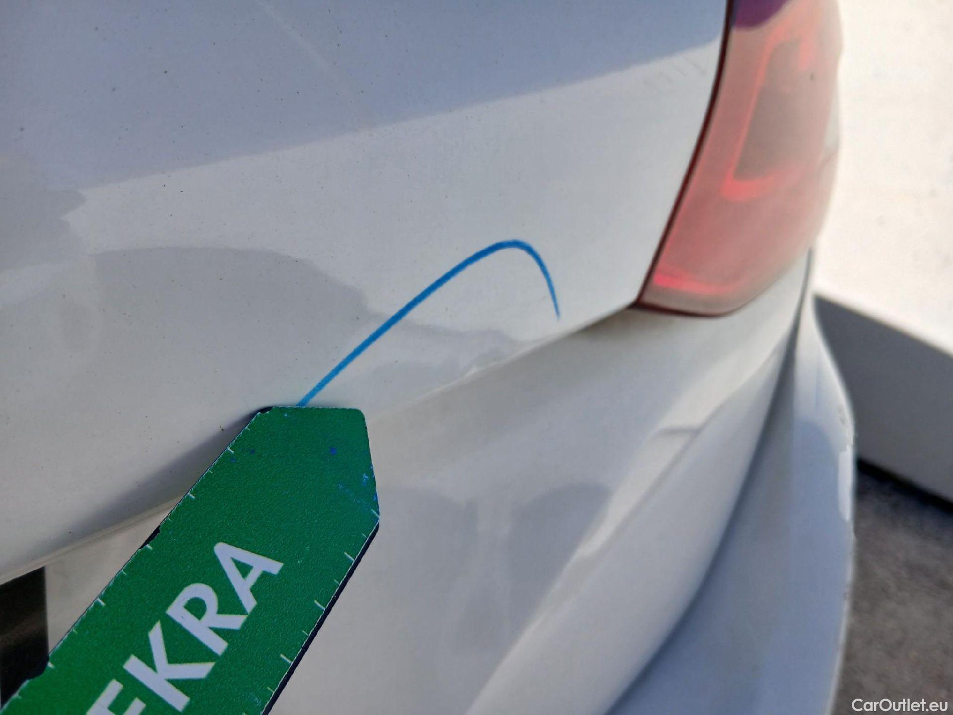  Peugeot  308 PEUGEOT  / 2017 / 5P / familiar SW Business Line BlueHDi 130 S&S 6vel MA #36