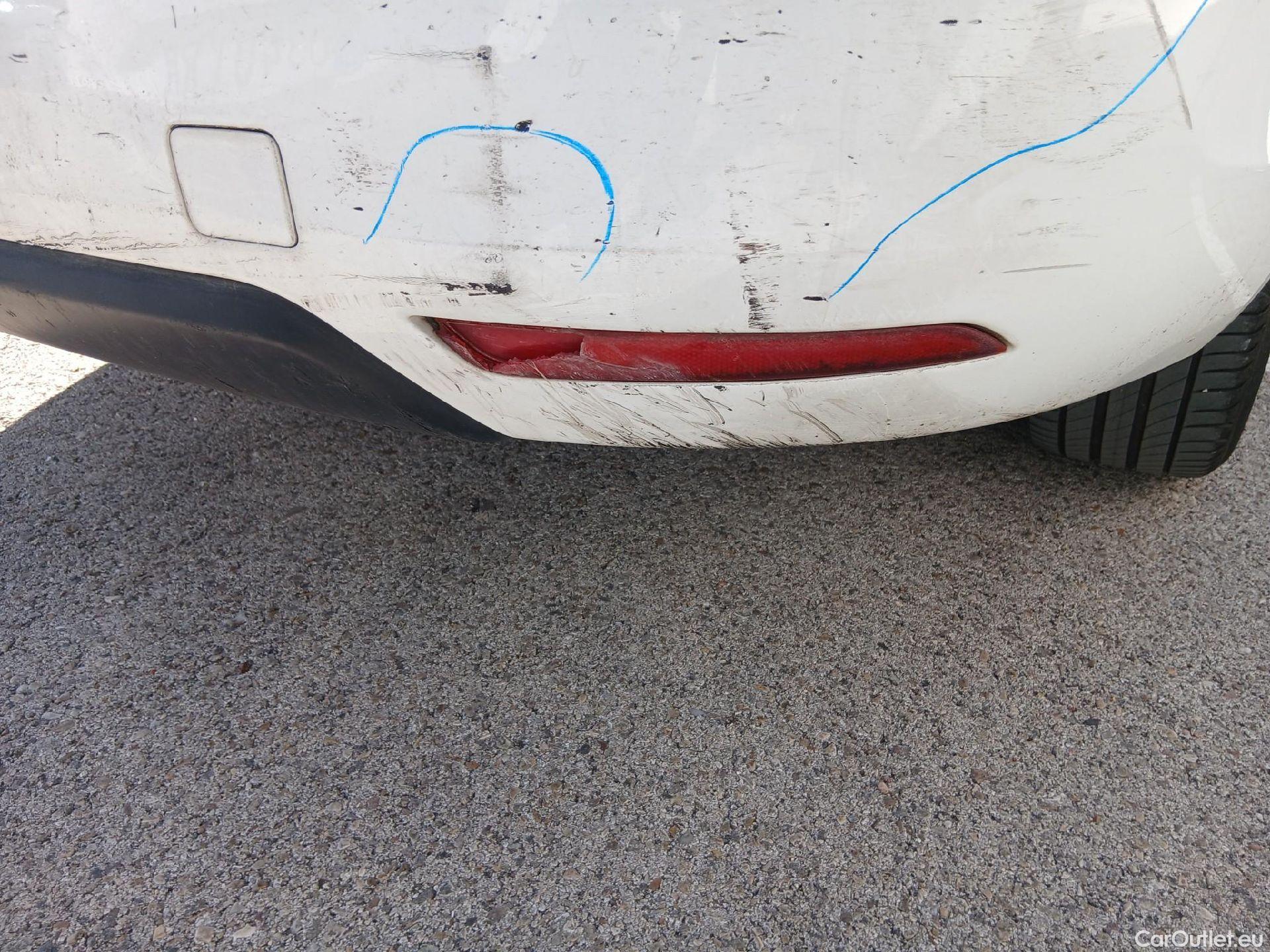  Peugeot  308 PEUGEOT  / 2017 / 5P / familiar SW Business Line BlueHDi 130 S&S 6vel MA #44