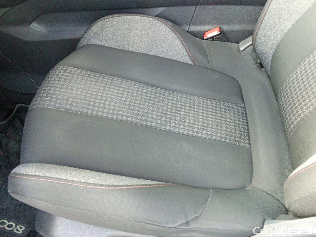  Peugeot  3008 PEUGEOT  / 2016 / 5P / todoterreno 1.2 PURETECH 96KW (130CV) ACTIVE S&S #8