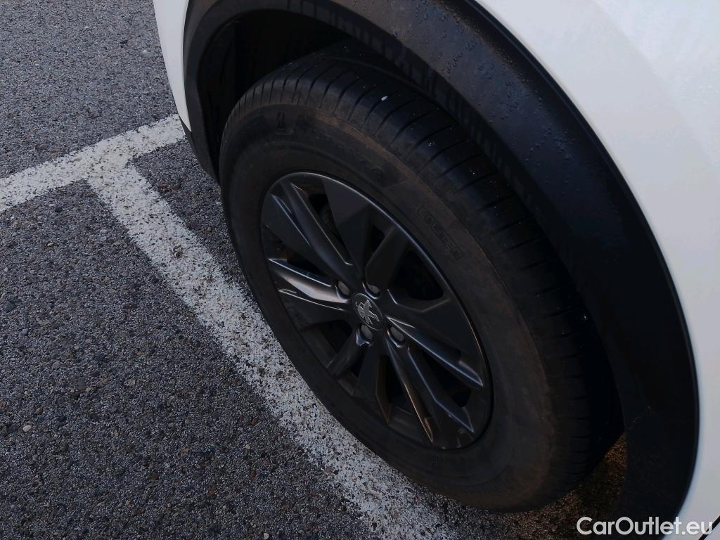  Peugeot  2008 PEUGEOT  / 2019 / 5P / todoterreno Active Pack BlueHDI 81kW (110CV) #8