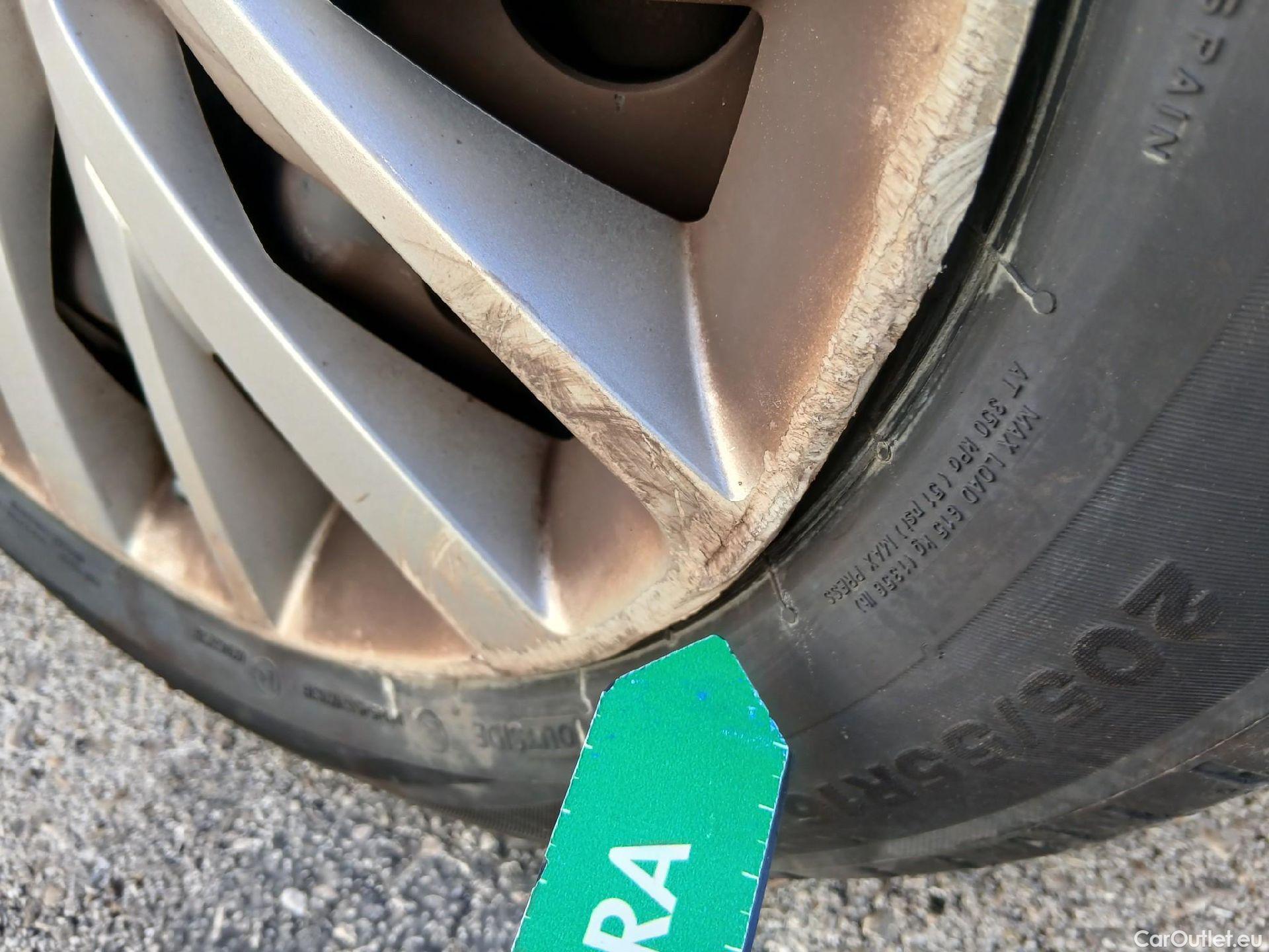  Peugeot  308 PEUGEOT  / 2017 / 5P / familiar SW Business Line BlueHDi 130 S&S 6vel MA #58