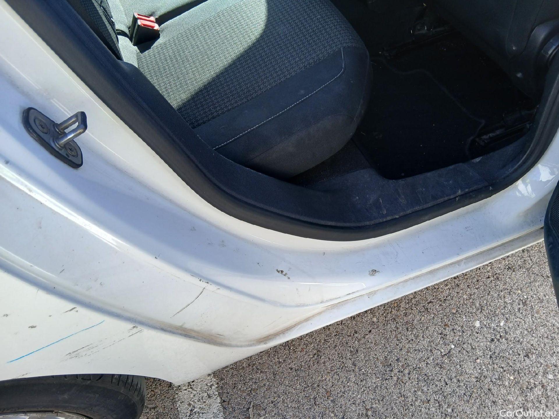  Peugeot  308 PEUGEOT  / 2017 / 5P / familiar SW Business Line BlueHDi 130 S&S 6vel MA #60