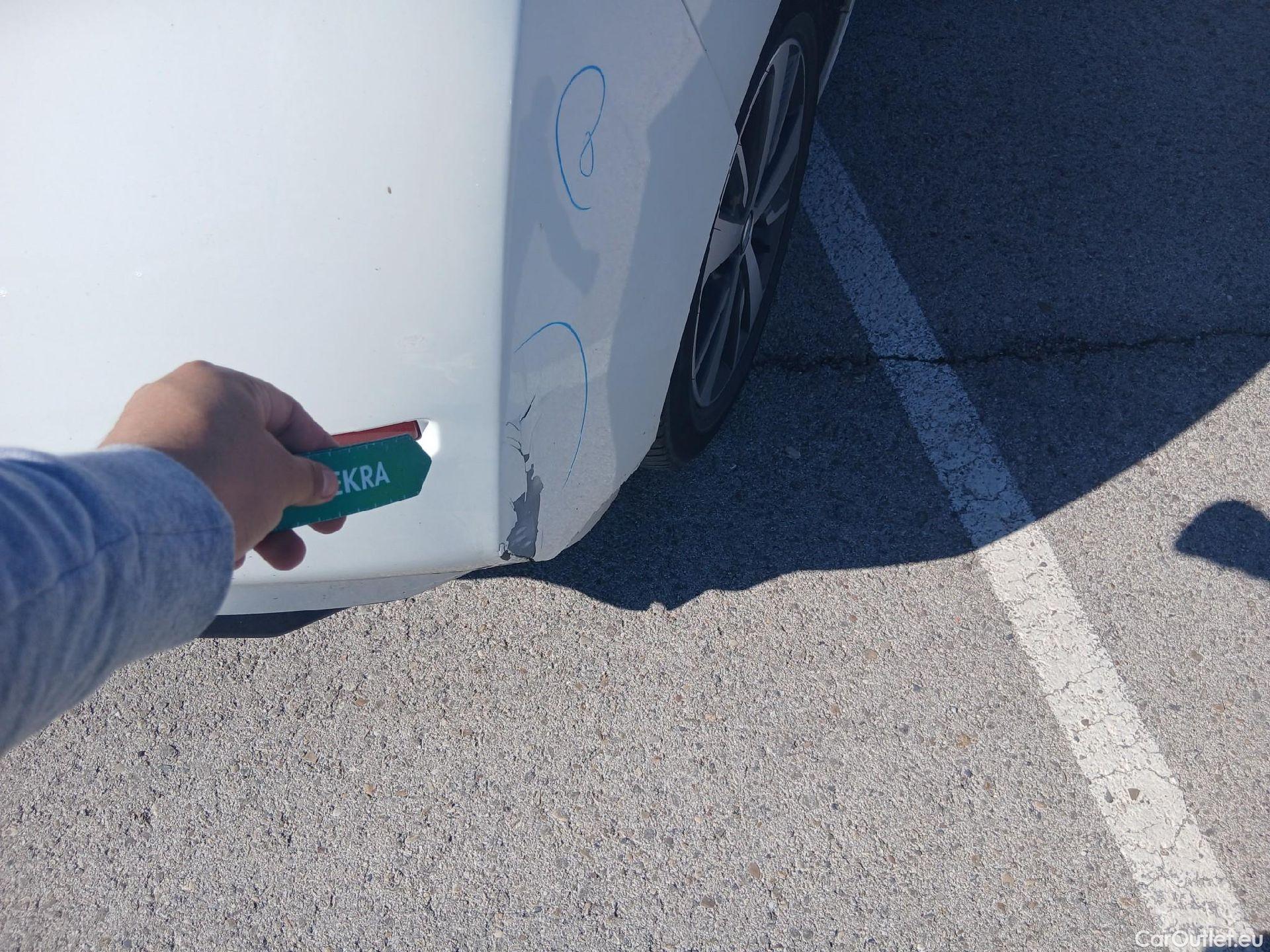  Nissan  Leaf NISSAN  / 2017 / 5P / berlina con portón 40kWh Acenta #18