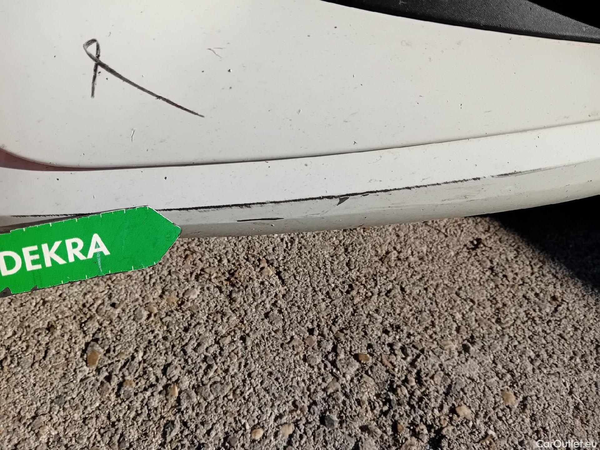  Renault  Clio RENAULT  / 2019 / 5P / berlina con portón Business Blue dCi 63 kW (85CV) #1