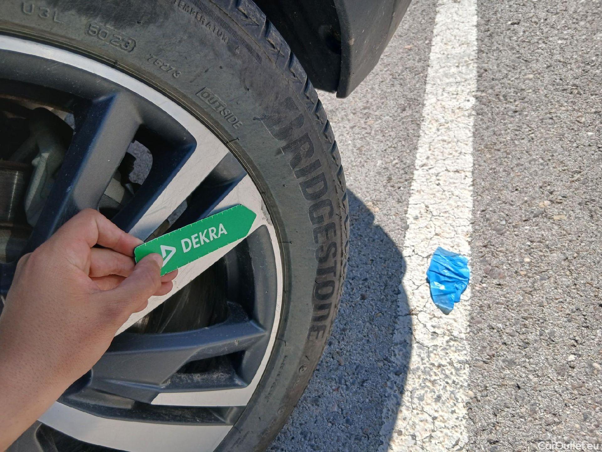  Peugeot  5008 PEUGEOT  / 2020 / 5P / todoterreno 1.5 BlueHDi 96kW S&S Allure Pack EAT8 #19