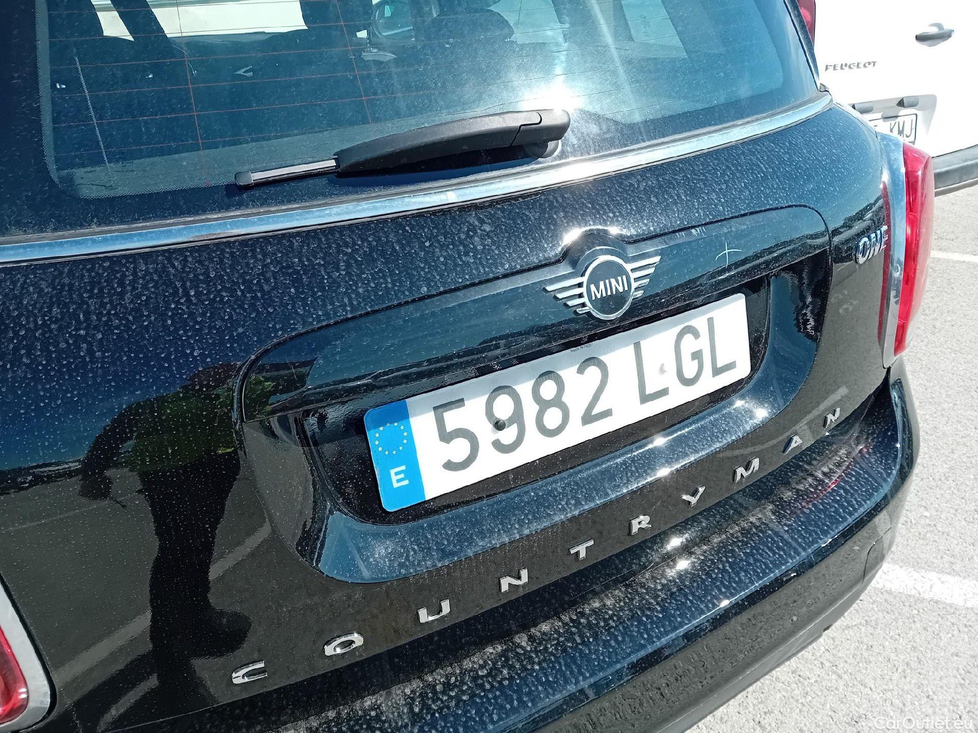  Mini  Countryman MINI  / 2016 / 5P / berlina con portón One #8