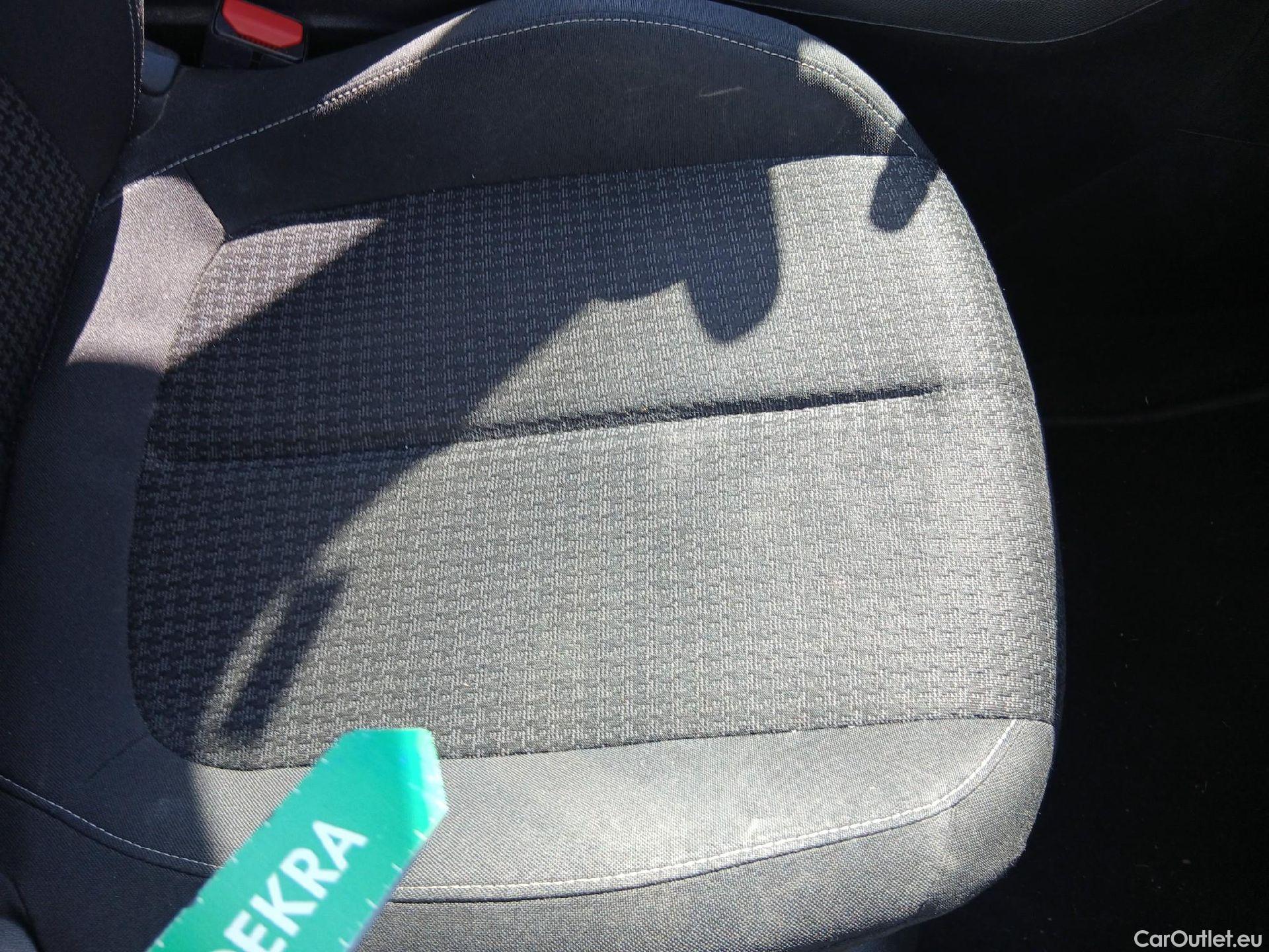  Peugeot  308 PEUGEOT  / 2017 / 5P / familiar SW Business Line BlueHDi 130 S&S 6vel MA #31