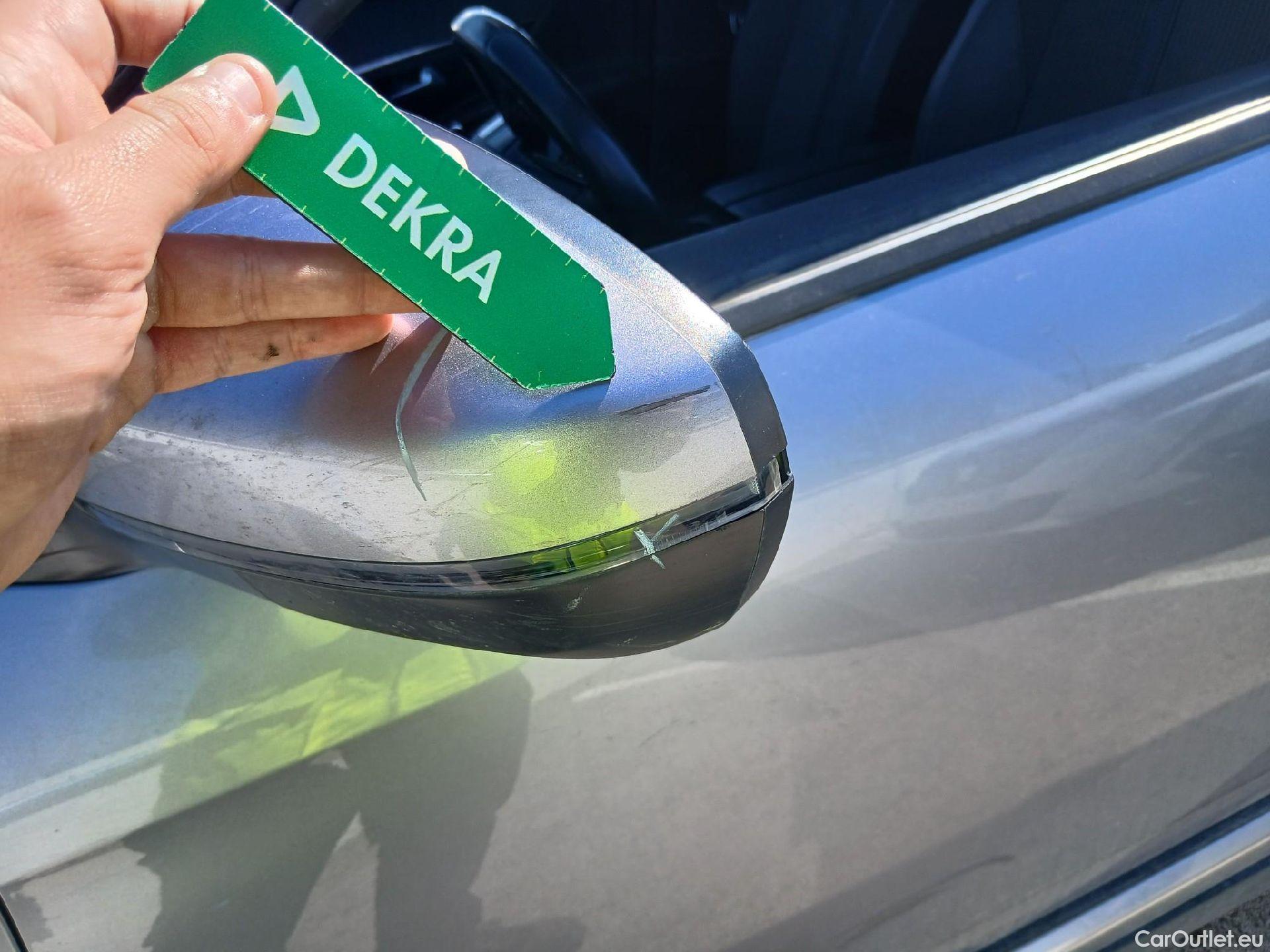  Peugeot  5008 PEUGEOT  / 2020 / 5P / todoterreno 1.5 BlueHDi 96kW S&S Allure Pack EAT8 #11