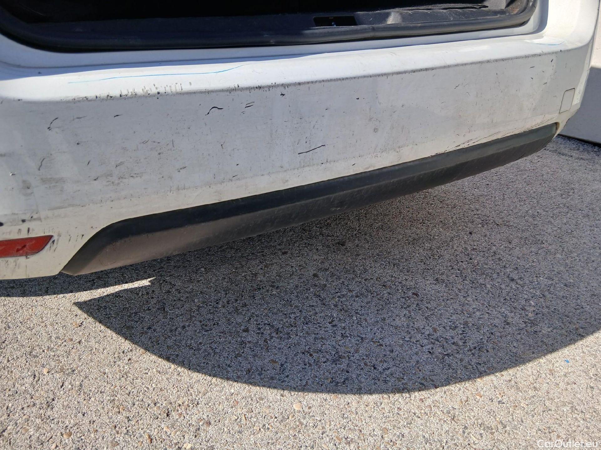  Peugeot  308 PEUGEOT  / 2017 / 5P / familiar SW Business Line BlueHDi 130 S&S 6vel MA #42