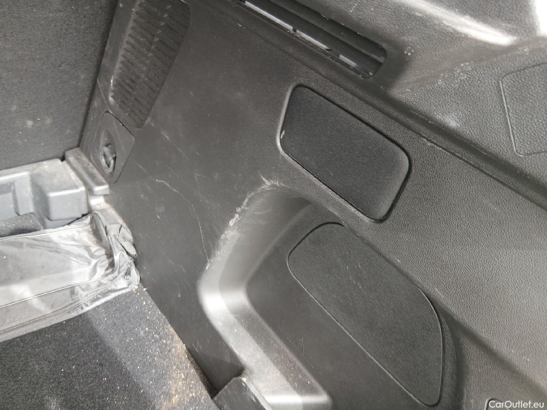  Opel   Grandland X OPEL Grandland / 2021 / 5P / todoterreno 1.5 CDTi Business Edition Auto #36