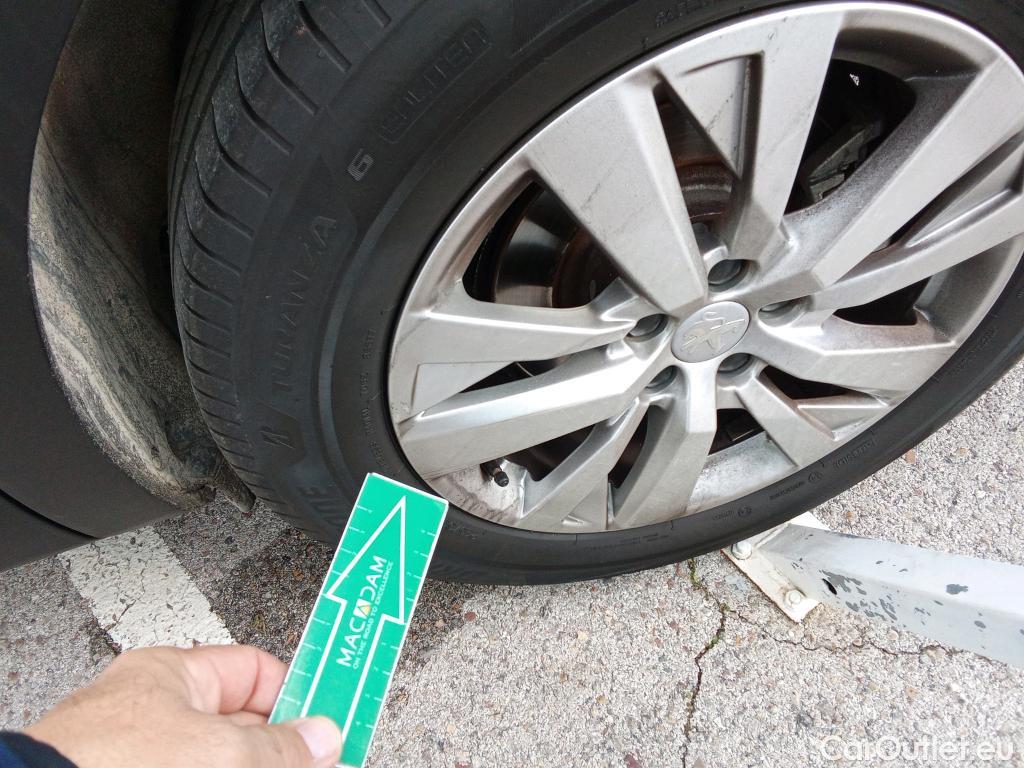  Peugeot  3008 PEUGEOT  / 2016 / 5P / todoterreno 1.2 PURETECH 96KW (130CV) ACTIVE S&S #10