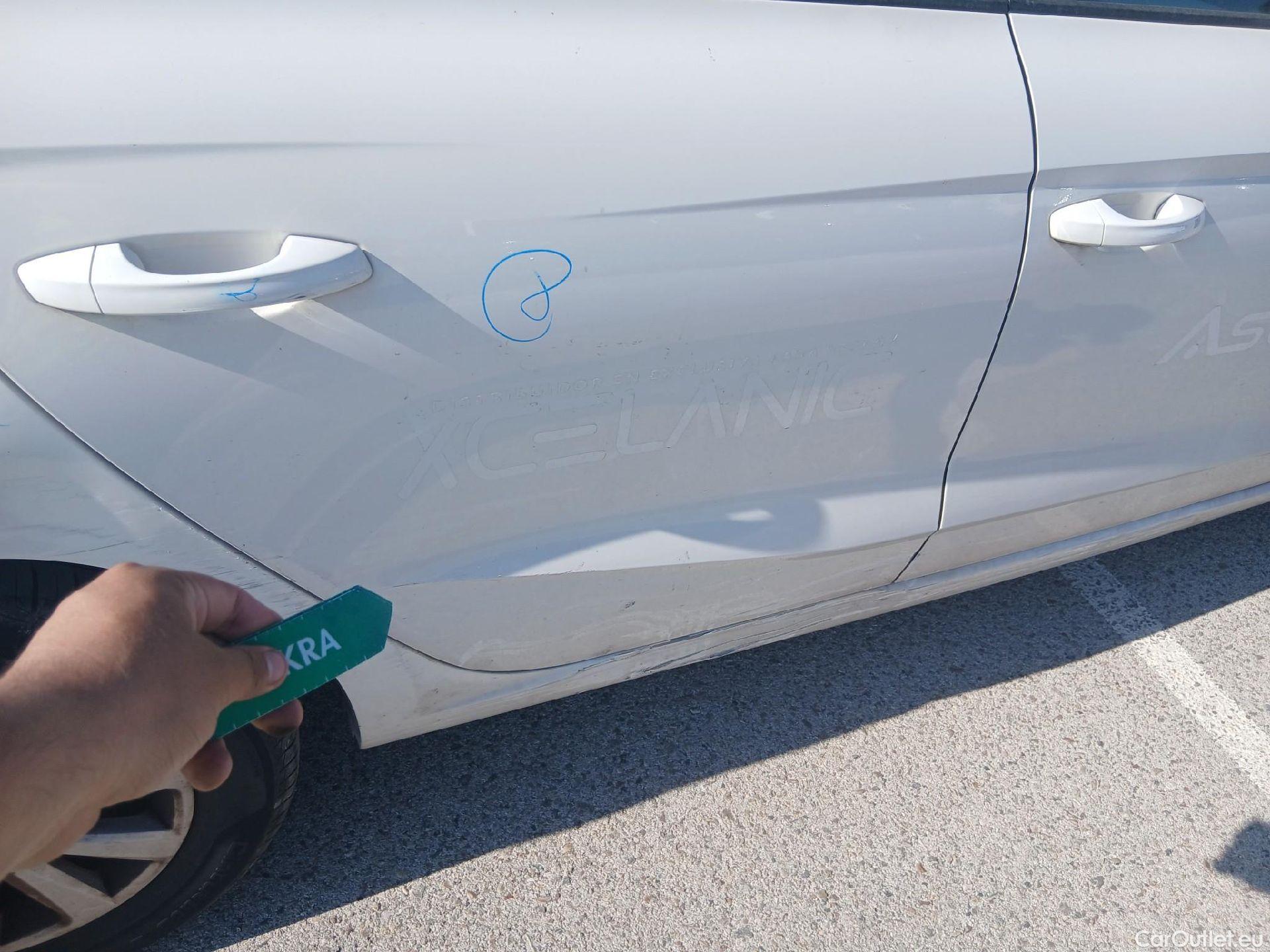  Seat  Ibiza SEAT  / 2017 / 5P / berlina con portón 1.0 TSI 81kW (110CV) Style Plus (AC) #35