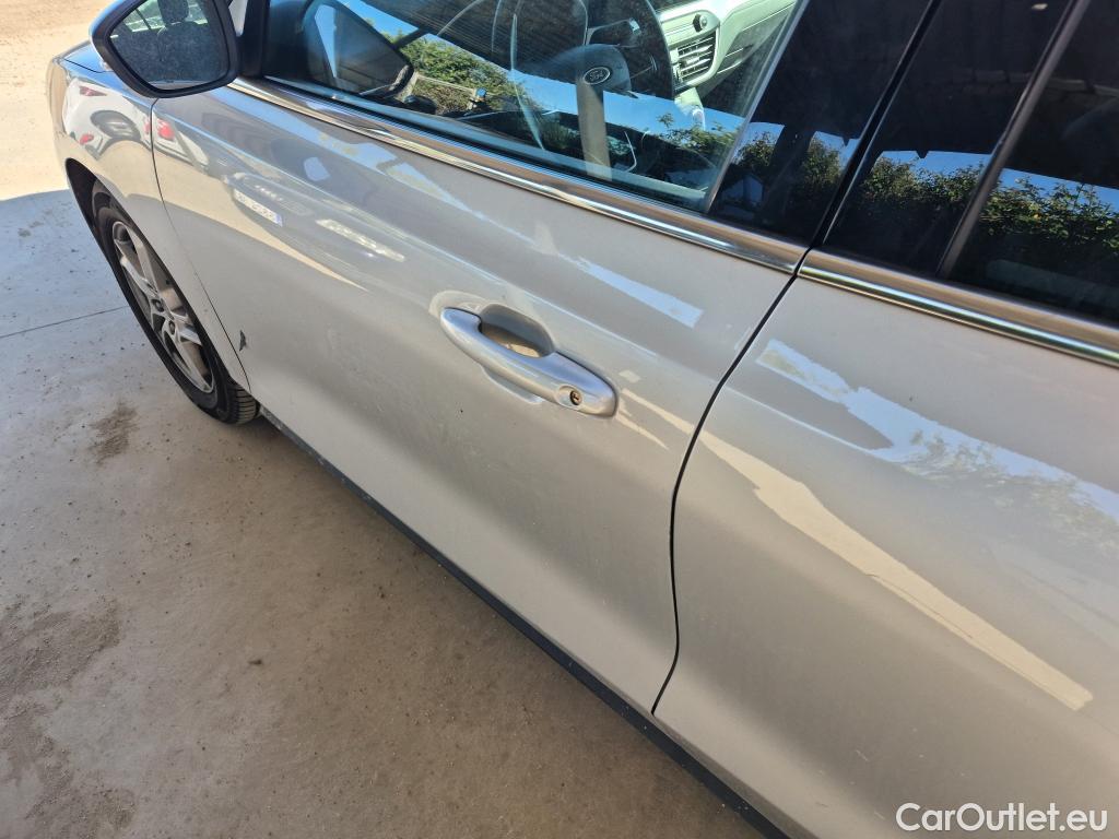  Ford  Focus FORD  / 2018 / 5P / familiar 1.5 Ecoblue 88kW Trend+ SB #35