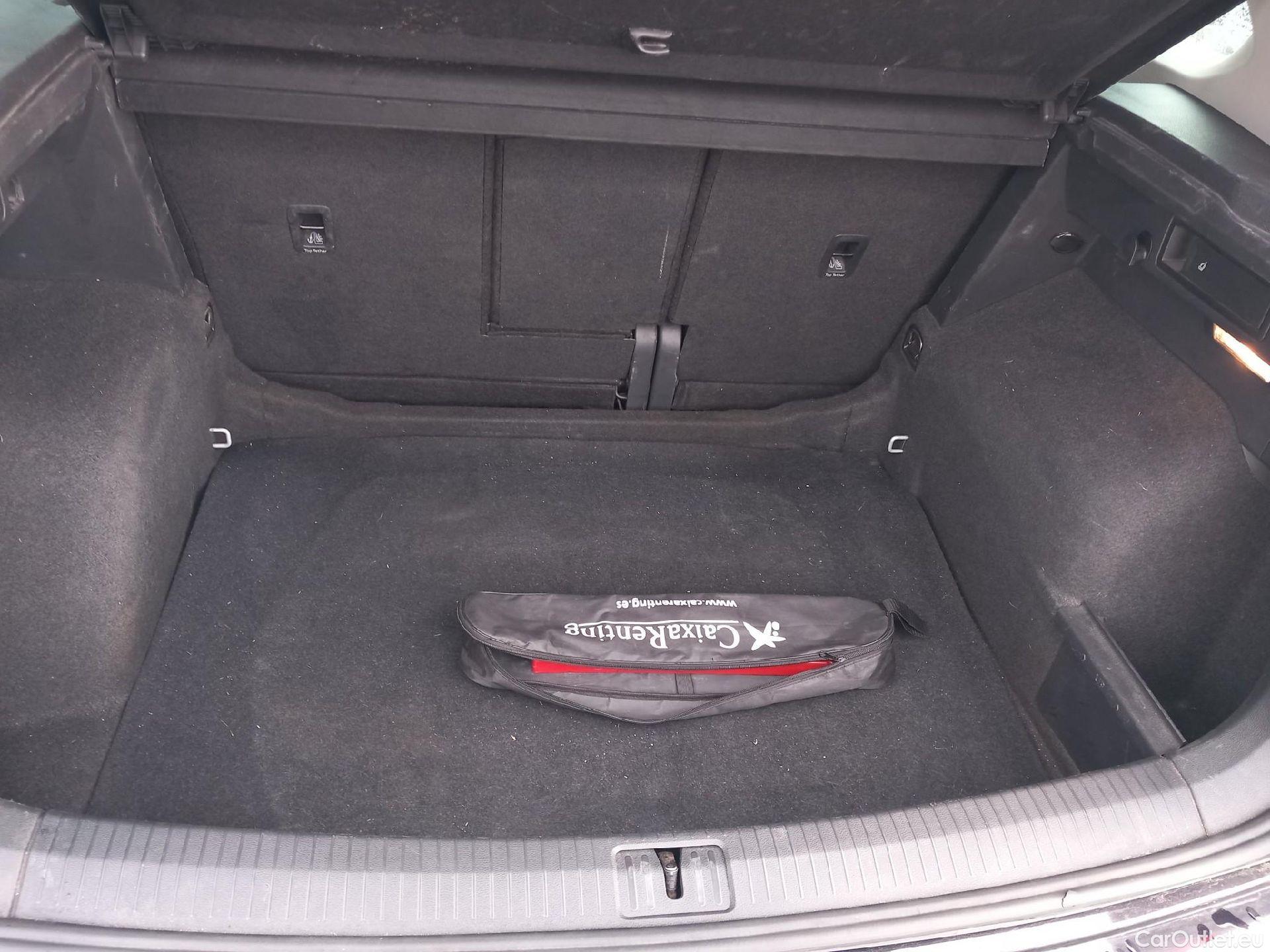  Volkswagen  Tiguan VOLKSWAGEN  / 2020 / 5P / todoterreno Life 2.0 TDI 110kW (150CV) DSG (AC2) #4