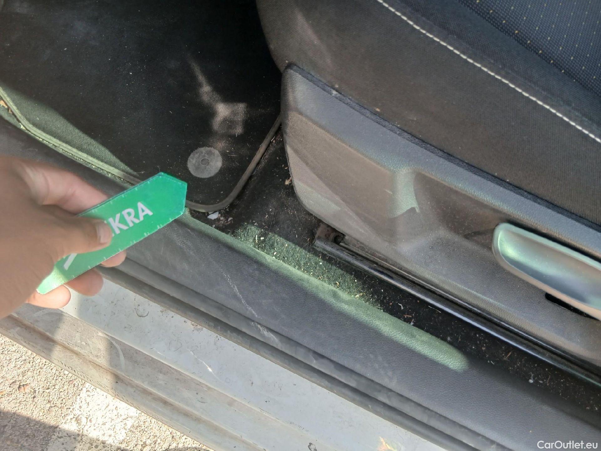  Seat  Ibiza SEAT  / 2017 / 5P / berlina con portón 1.0 TSI 81kW (110CV) Style Plus (AC) #10