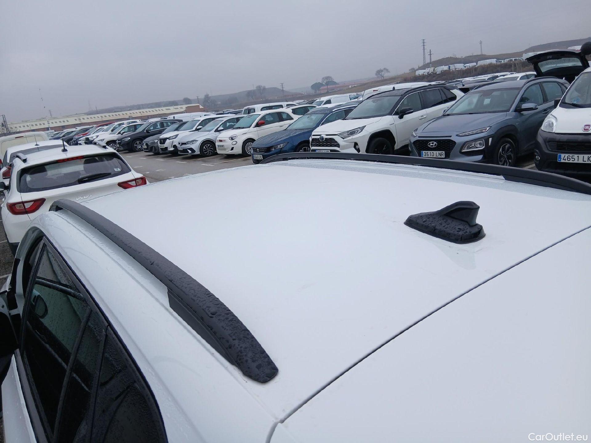  Volkswagen  Golf  VOLKSWAGEN / 2020 / 5P / familiar Life 2.0 TDI 85kW (115CV) Variant #14