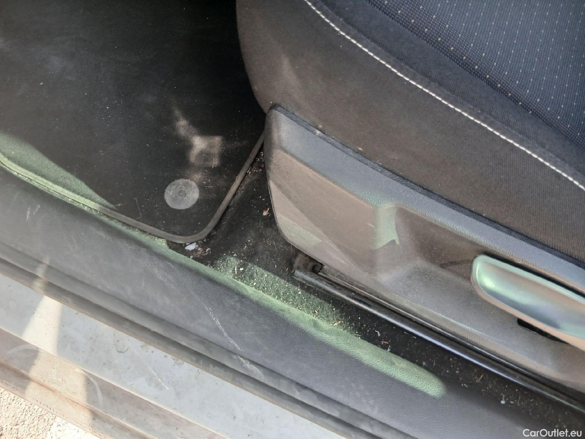  Seat  Ibiza SEAT  / 2017 / 5P / berlina con portón 1.0 TSI 81kW (110CV) Style Plus (AC) #9