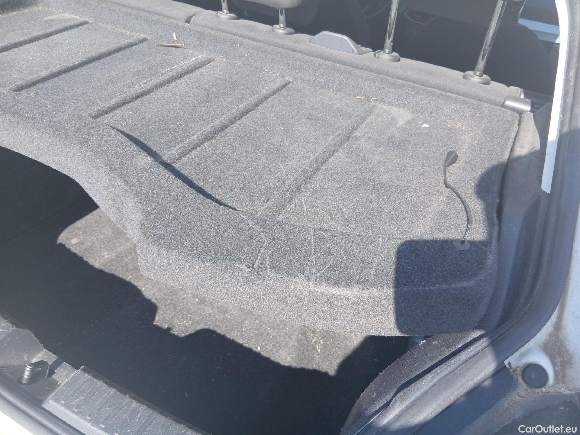  Seat  Ibiza SEAT  / 2017 / 5P / berlina con portón 1.0 TSI 81kW (110CV) Style Plus (AC) #2