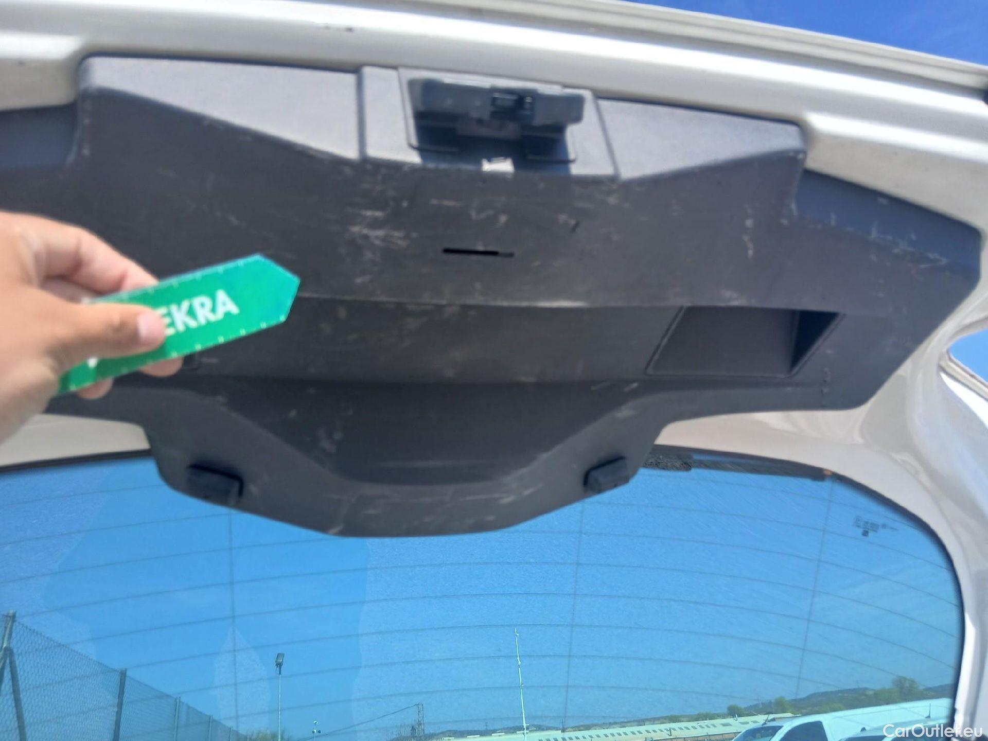  Seat  Ibiza SEAT  / 2017 / 5P / berlina con portón 1.0 TSI 81kW (110CV) Style Plus (AC) #3