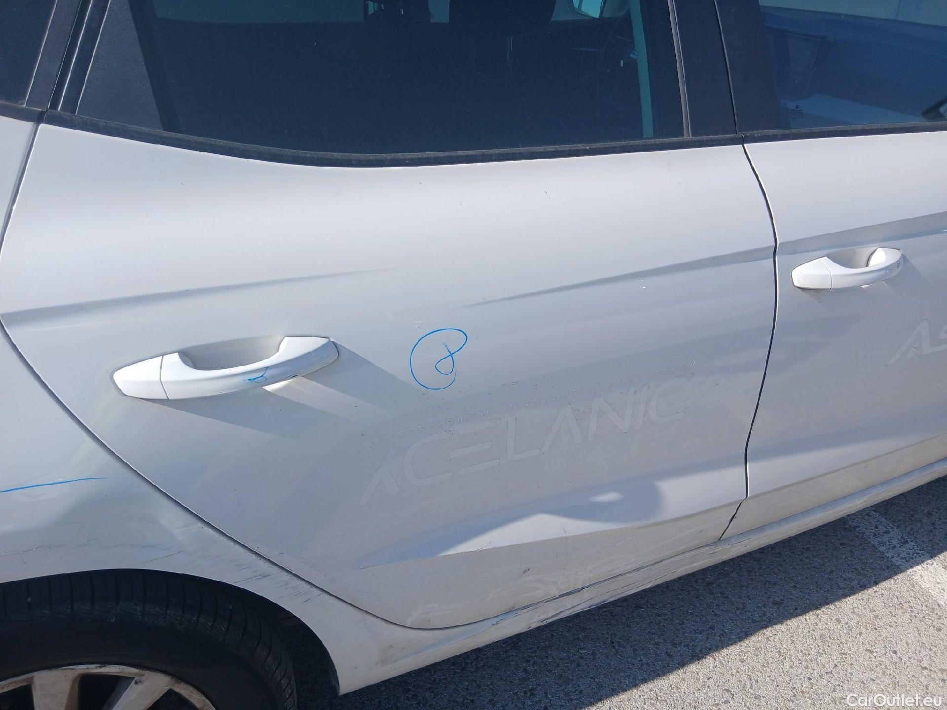  Seat  Ibiza SEAT  / 2017 / 5P / berlina con portón 1.0 TSI 81kW (110CV) Style Plus (AC) #34