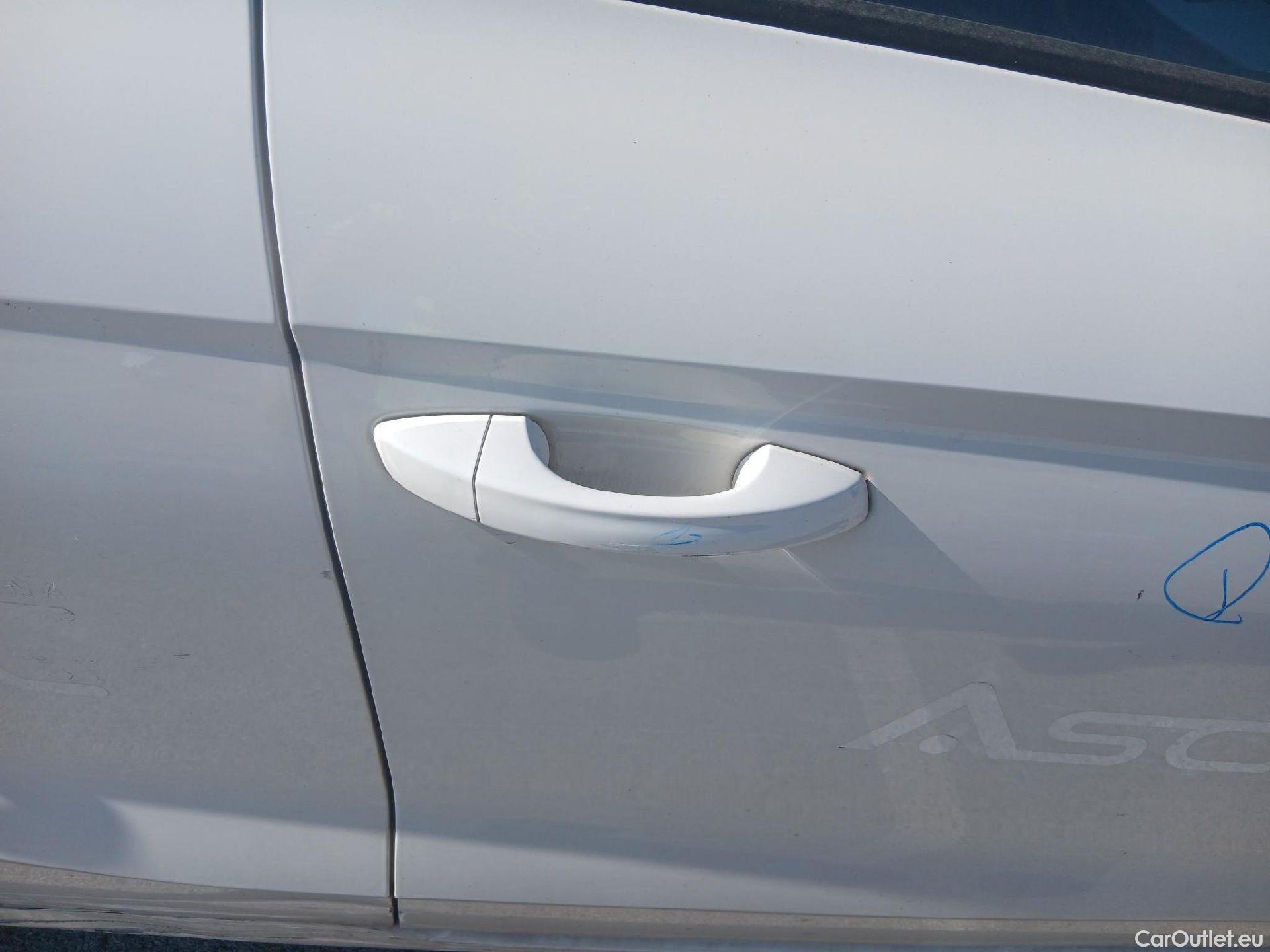  Seat  Ibiza SEAT  / 2017 / 5P / berlina con portón 1.0 TSI 81kW (110CV) Style Plus (AC) #42