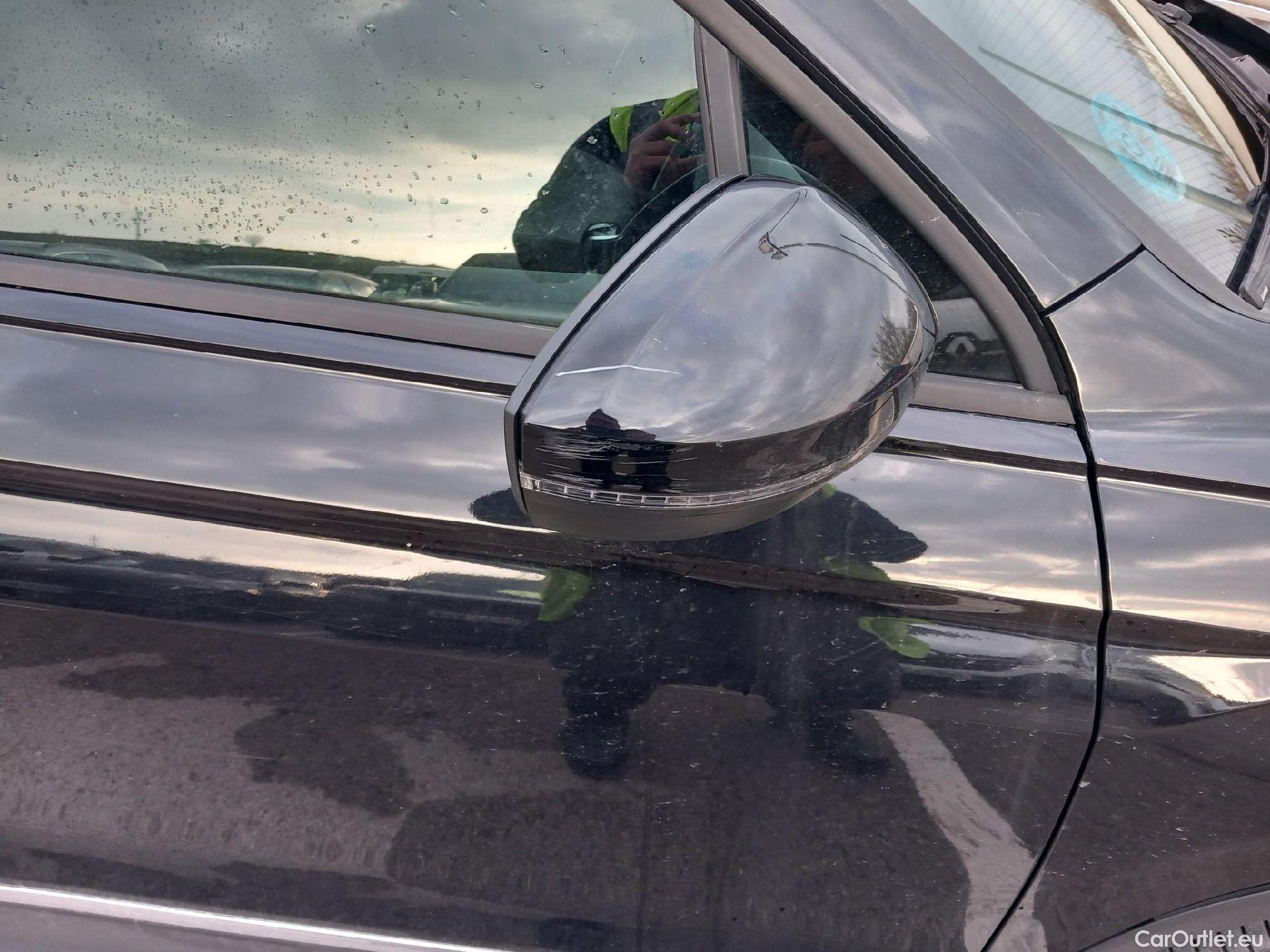  Volkswagen  Tiguan VOLKSWAGEN  / 2020 / 5P / todoterreno Life 2.0 TDI 110kW (150CV) DSG (AC2) #49